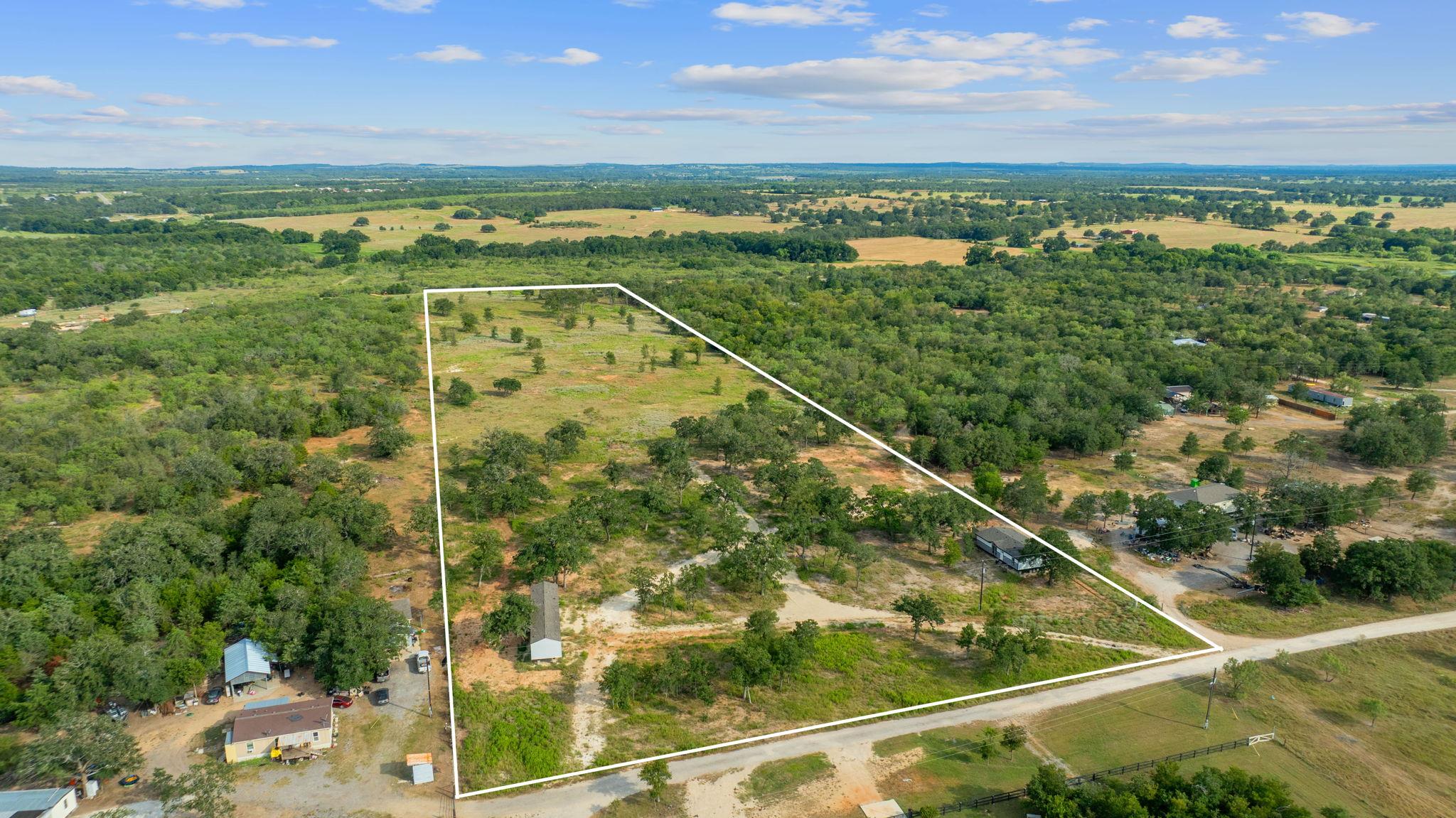 1385 Pettytown RD, Dale, TX 78616