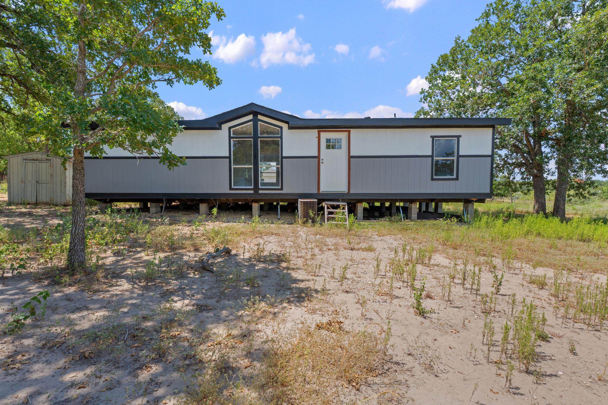 1385 Pettytown RD, Dale, TX 78616