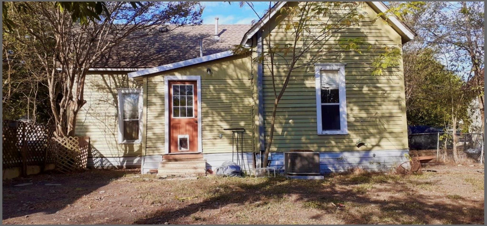 1008 Washburn ST, Taylor, TX 76574
