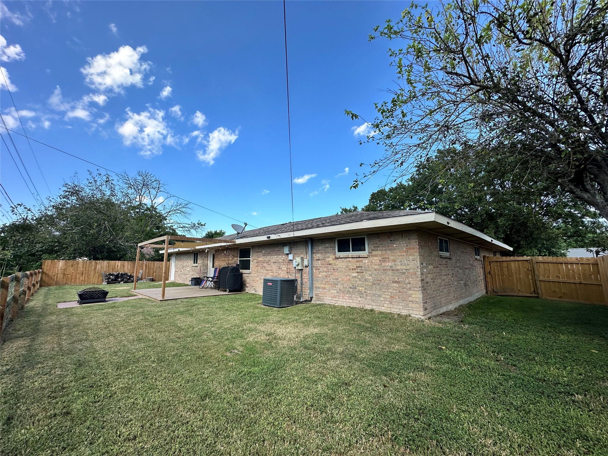 108 S Sunshine LN, Little River Academy, TX 76554