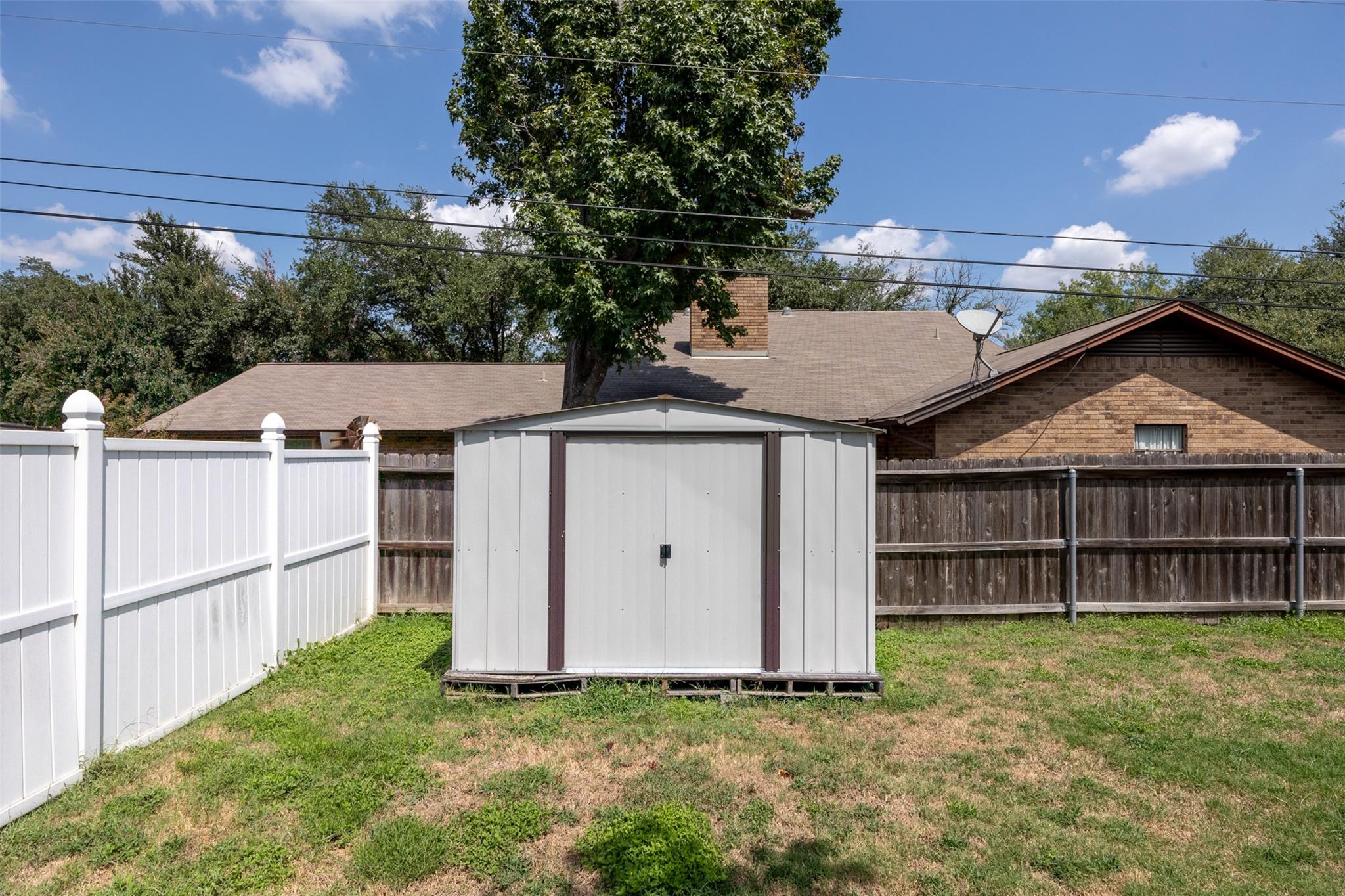 704 E 16th ST, Cameron, TX 76520
