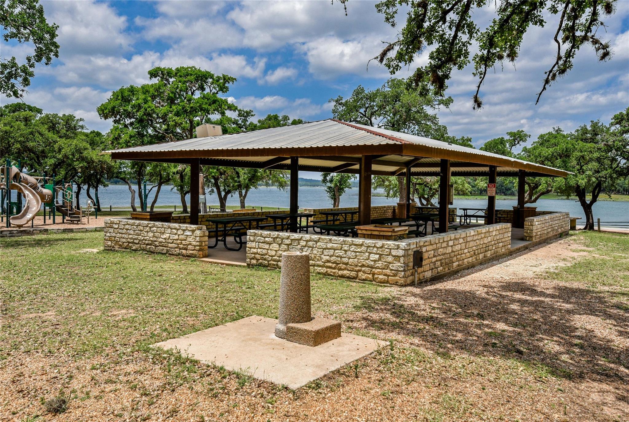 21002 Highland Lake DR, Lago Vista, TX 78645