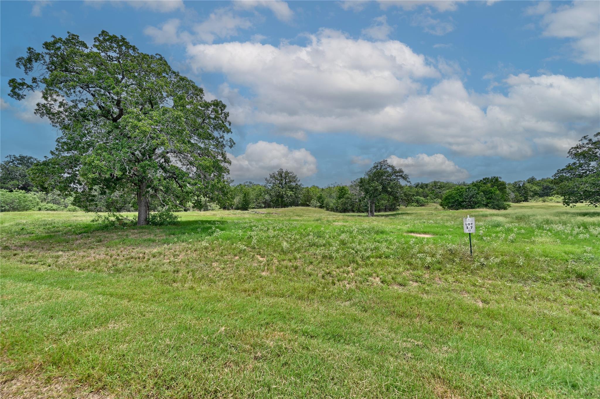 159 Starlight Pa, Red Rock, TX 78662