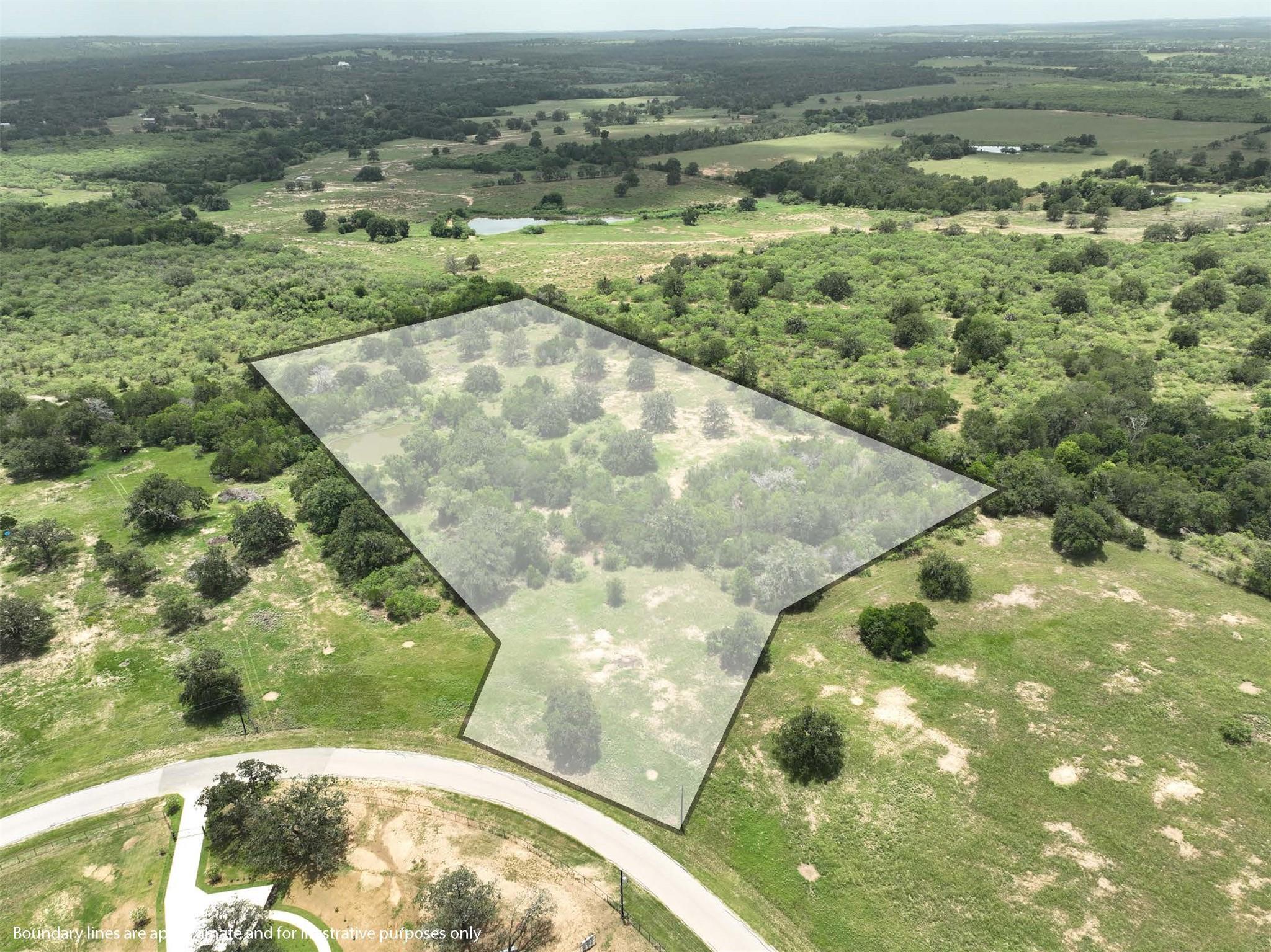 159 Starlight Pa, Red Rock, TX 78662