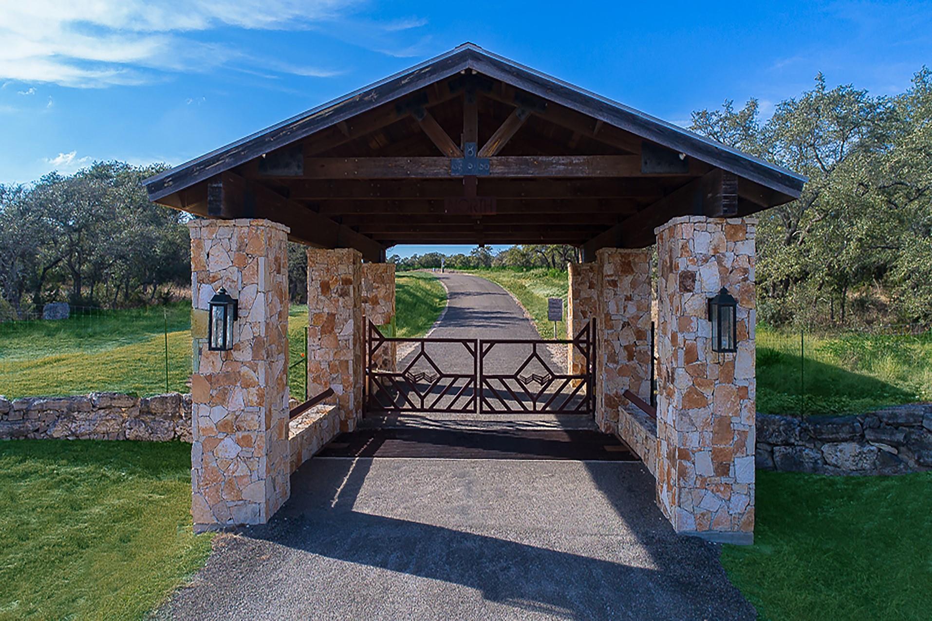 234 Elk Run CV, Blanco, TX 78606