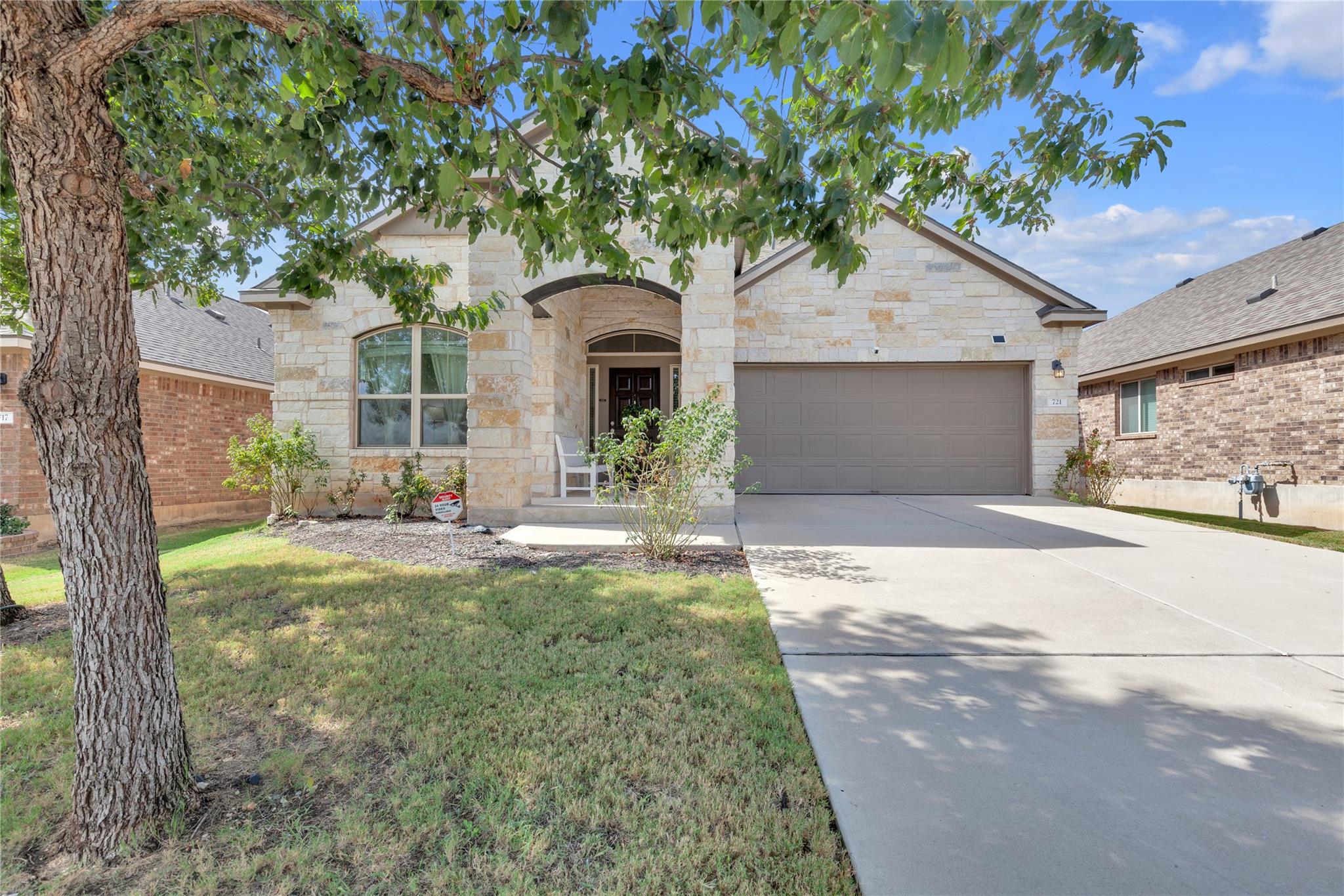 721 Schefer ST, Leander, TX 78641