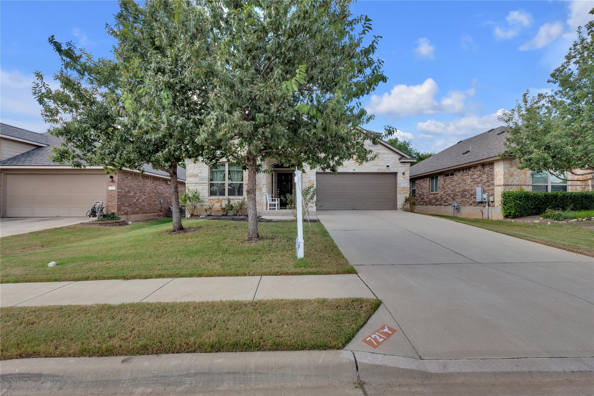 721 Schefer ST, Leander, TX 78641