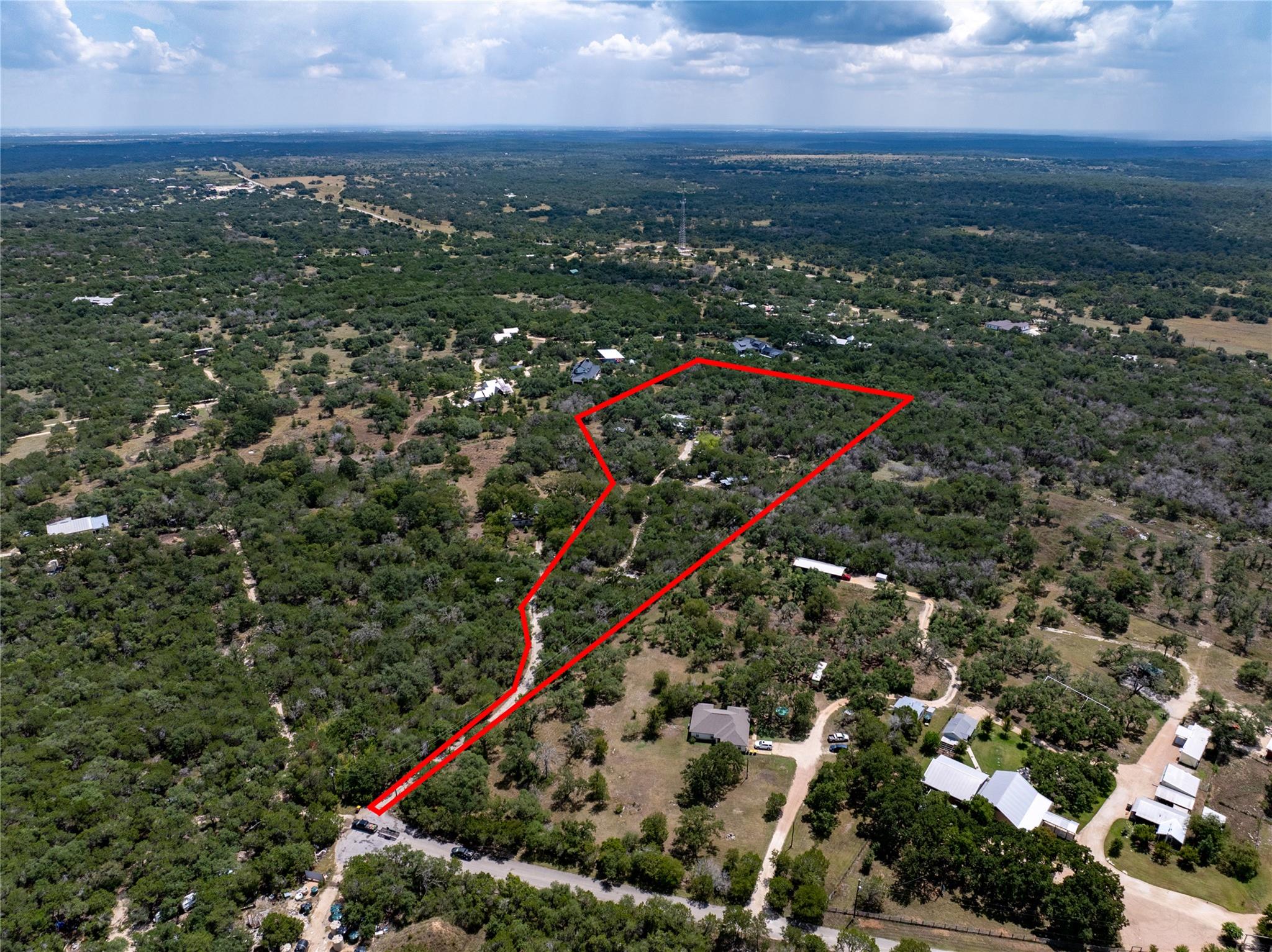 501 Limestone LN, Driftwood, TX 78619