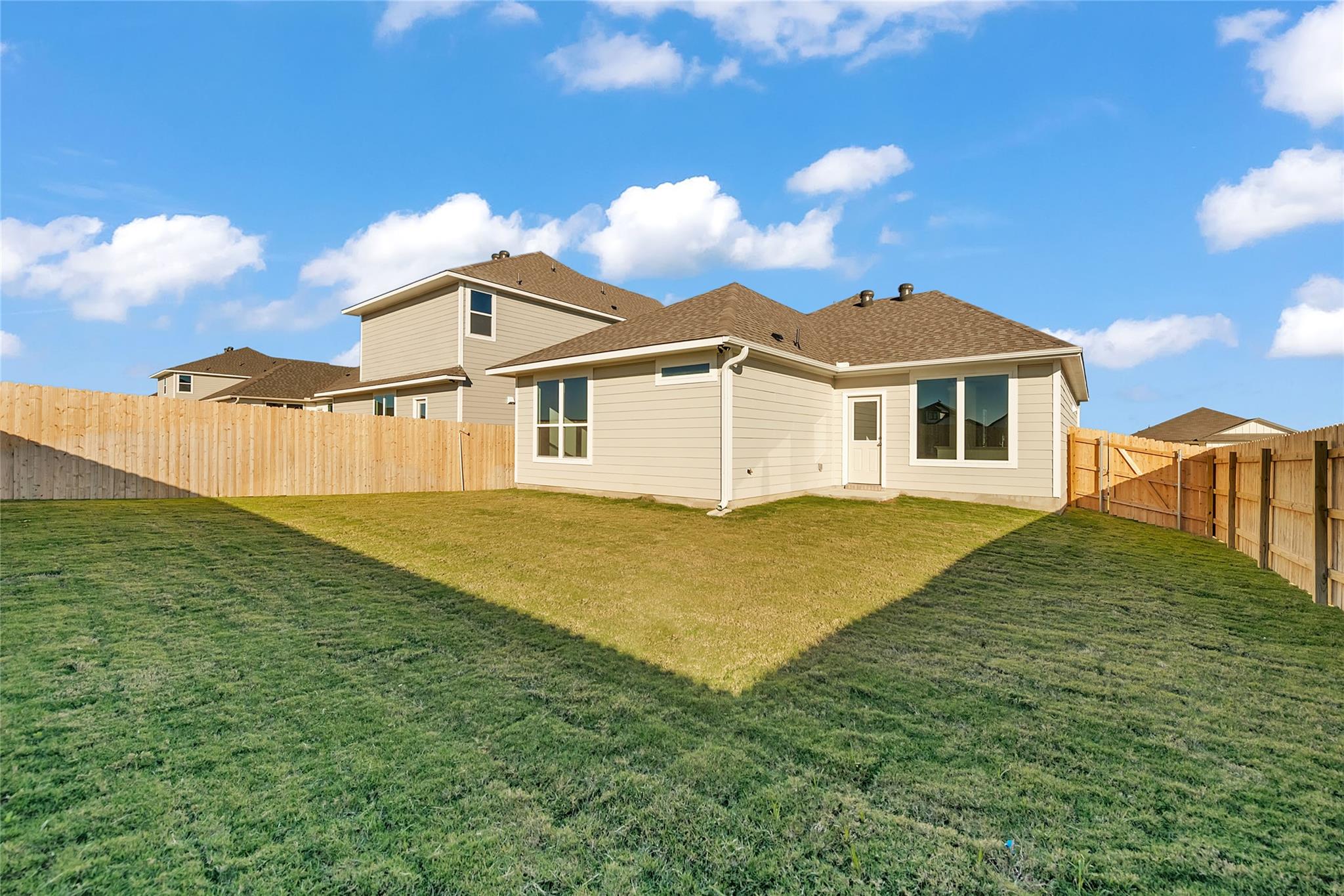 270 Boatright BLVD, Jarrell, TX 76537