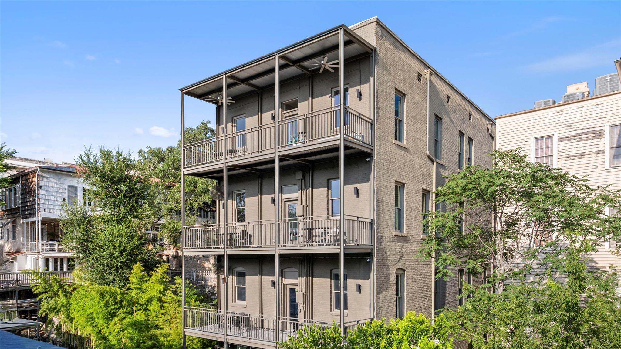 702 San Antonio ST, Austin, TX 78701