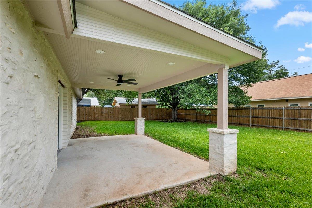 412 Oak ST, Bastrop, TX 78602