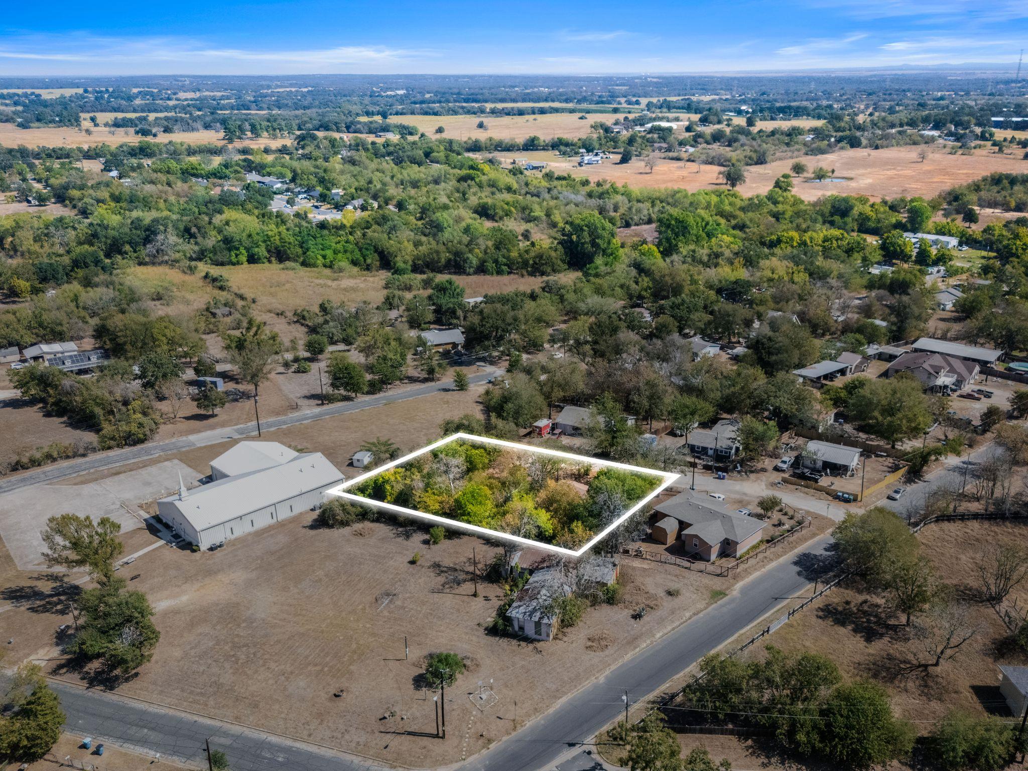 102 Masonic DR, Elgin, TX 78621