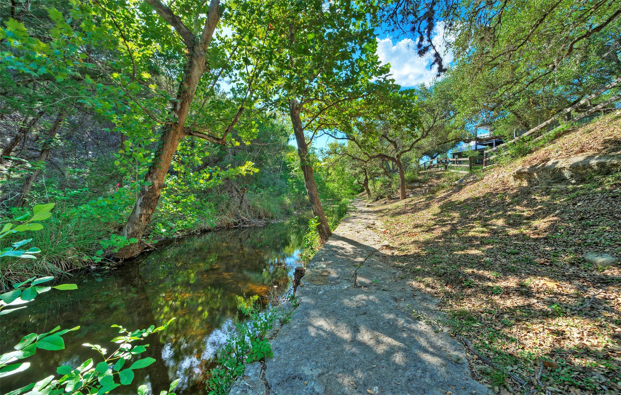 101 Arrowlake RD, Wimberley, TX 78676