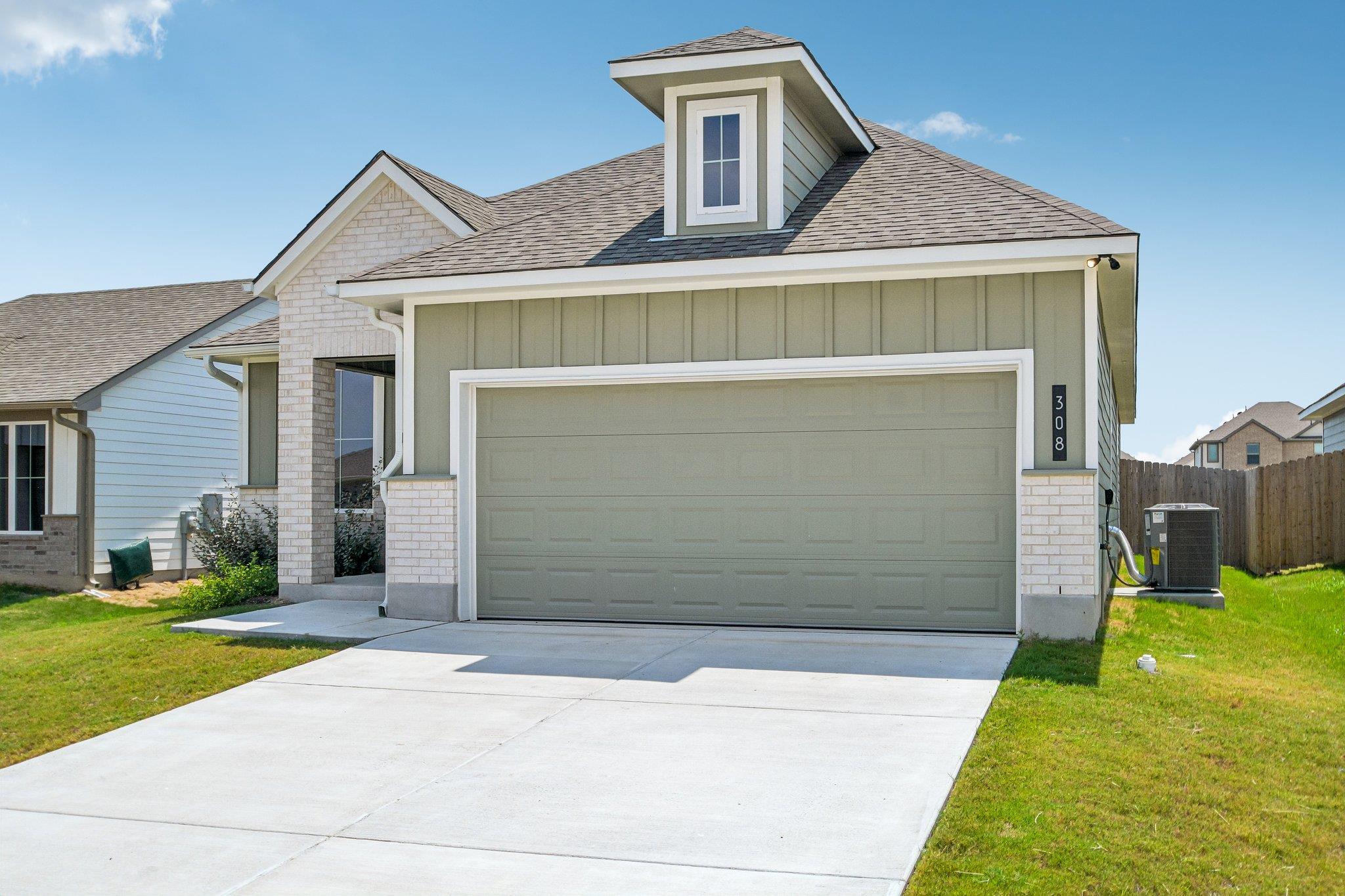 308 Boatright BLVD, Jarrell, TX 76537
