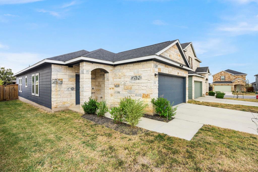 104 Katie Elder DR, Jarrell, TX 76537