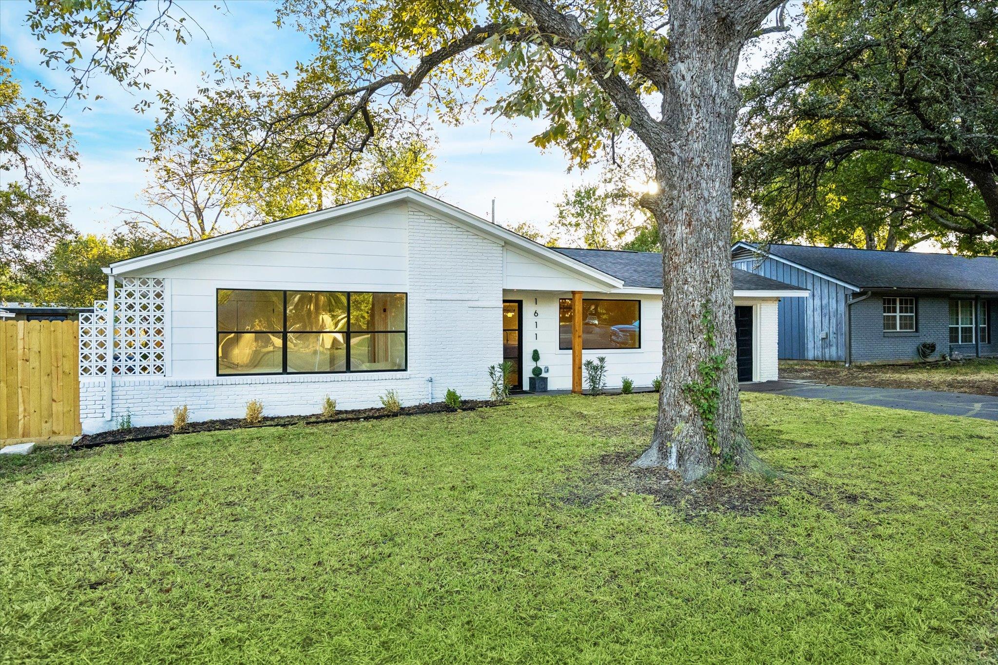 1611 Ridgehaven DR, Austin, TX 78723