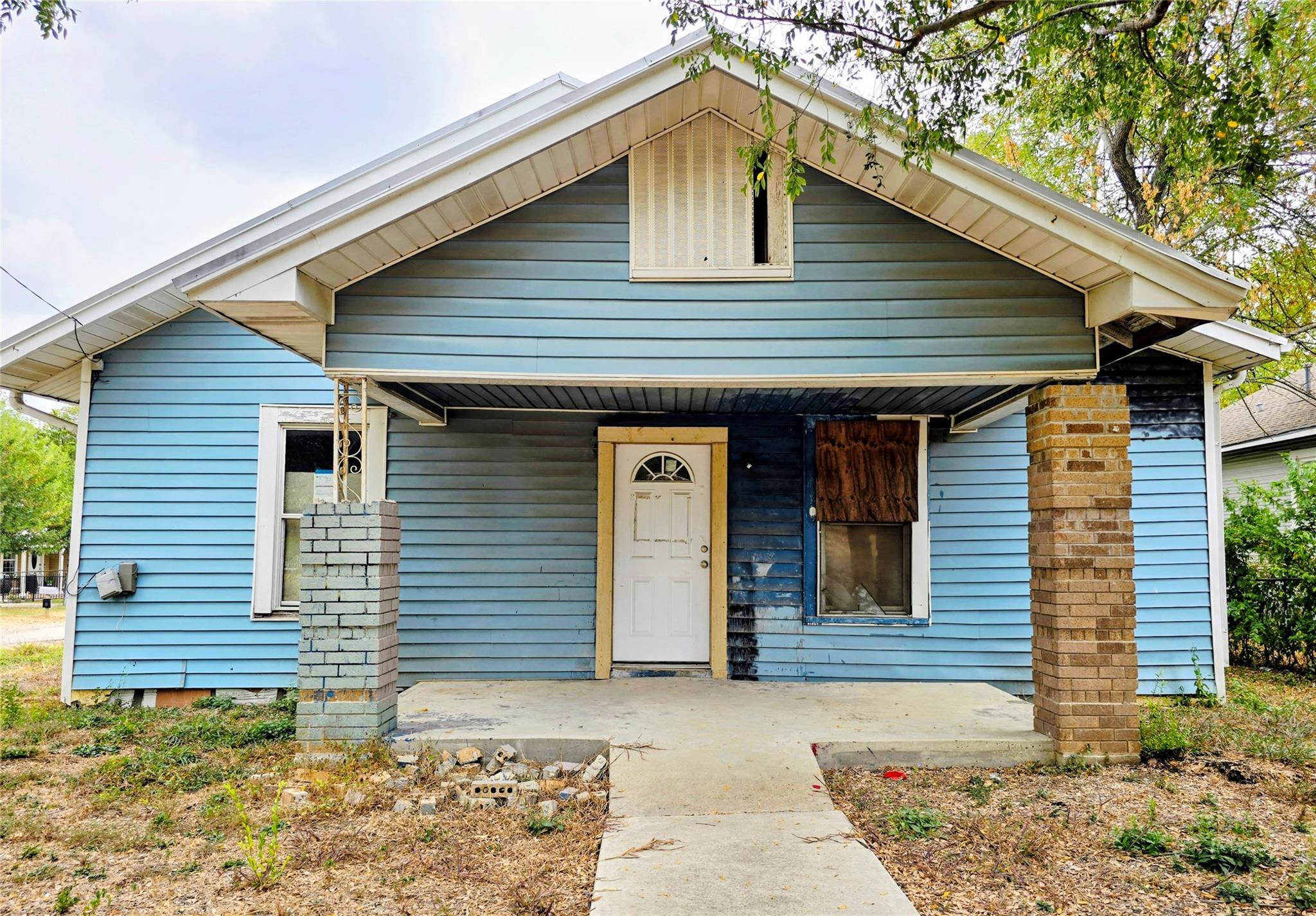 914 Porter - 901 W 5th, Taylor, TX 76574