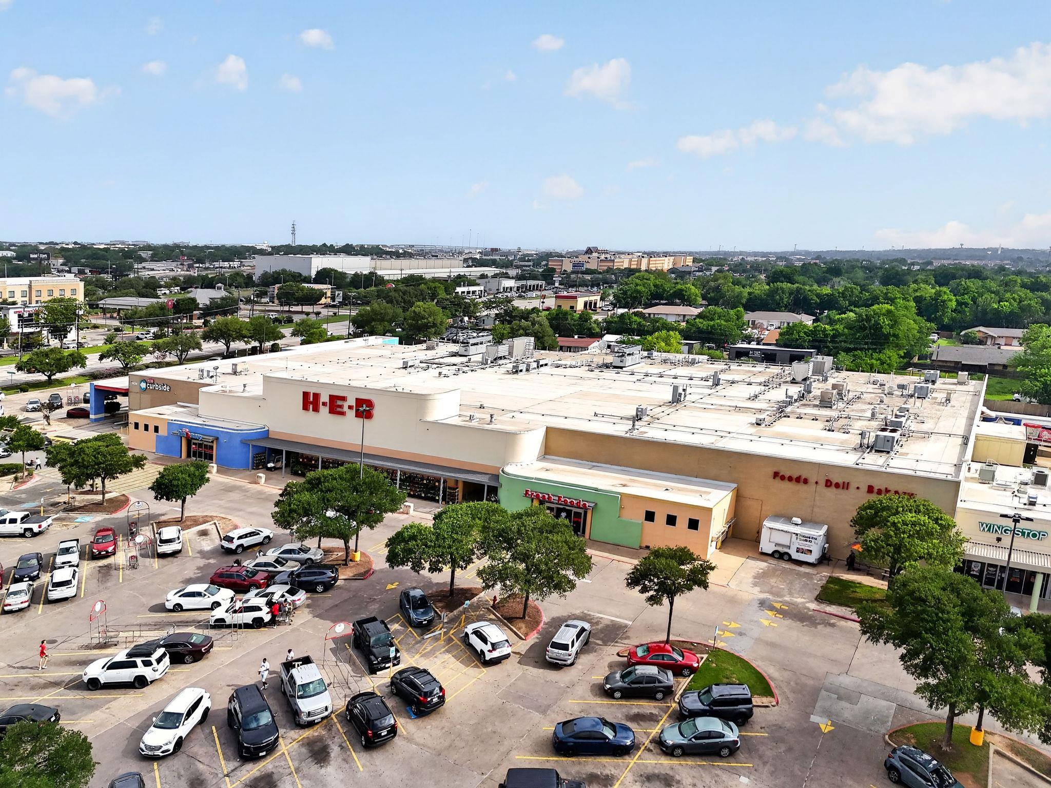 903 E Olympic DR, Pflugerville, TX 78660