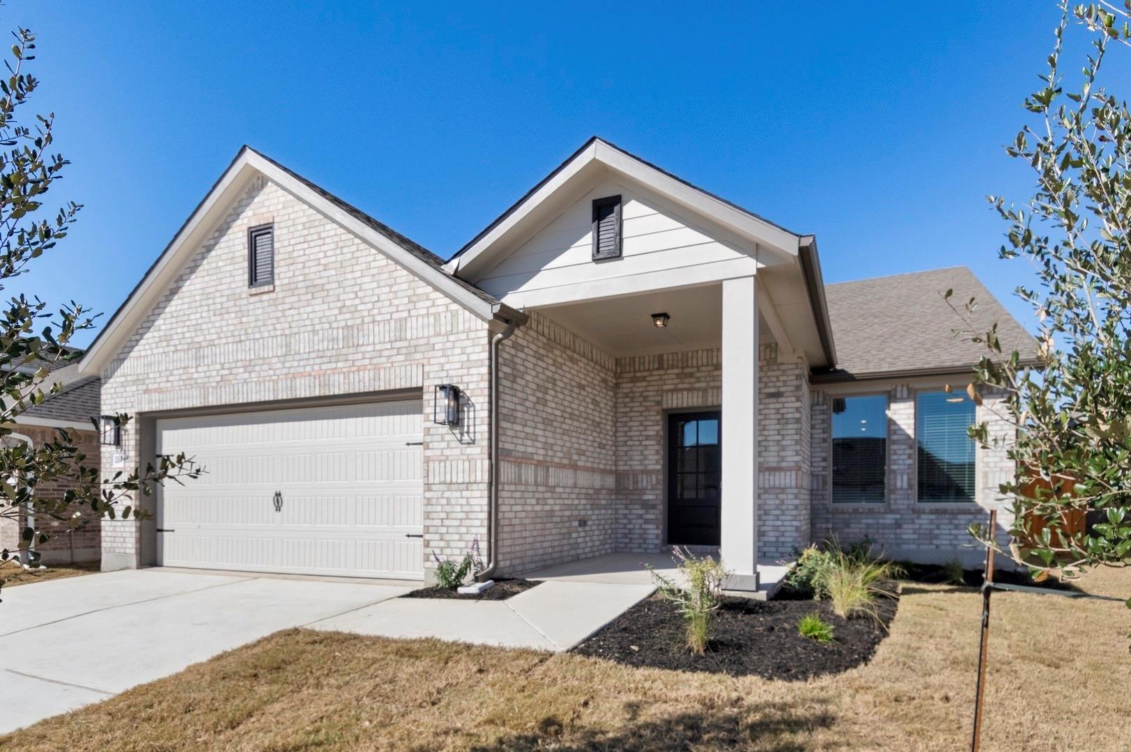 304 Bay Breeze DR, Kyle, TX 78640