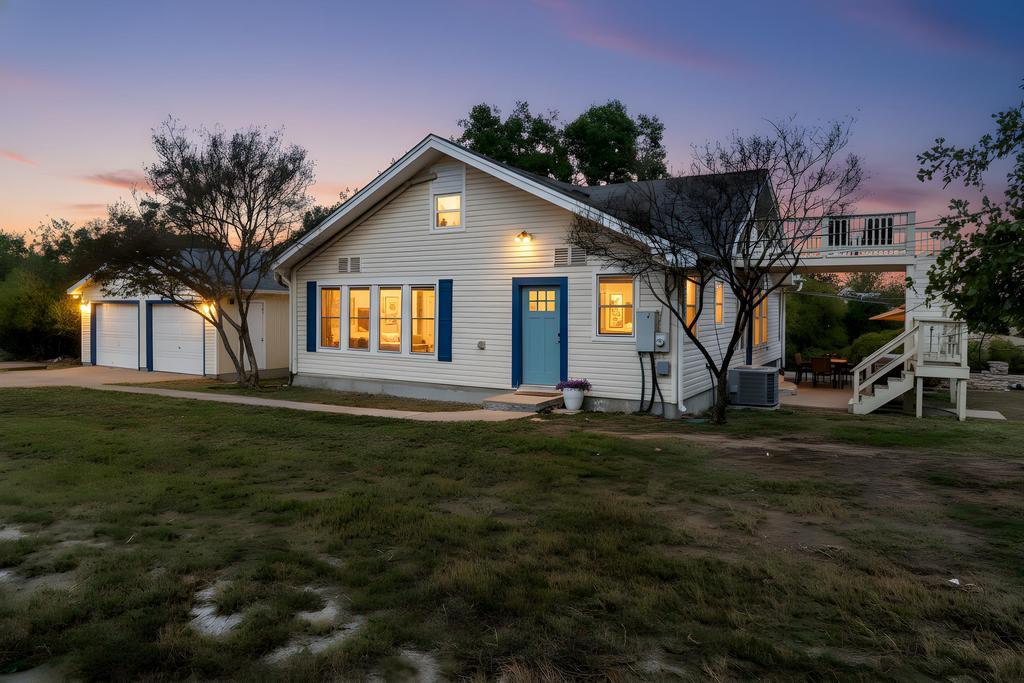 1025 Lake Shore DR, Spicewood, TX 78669
