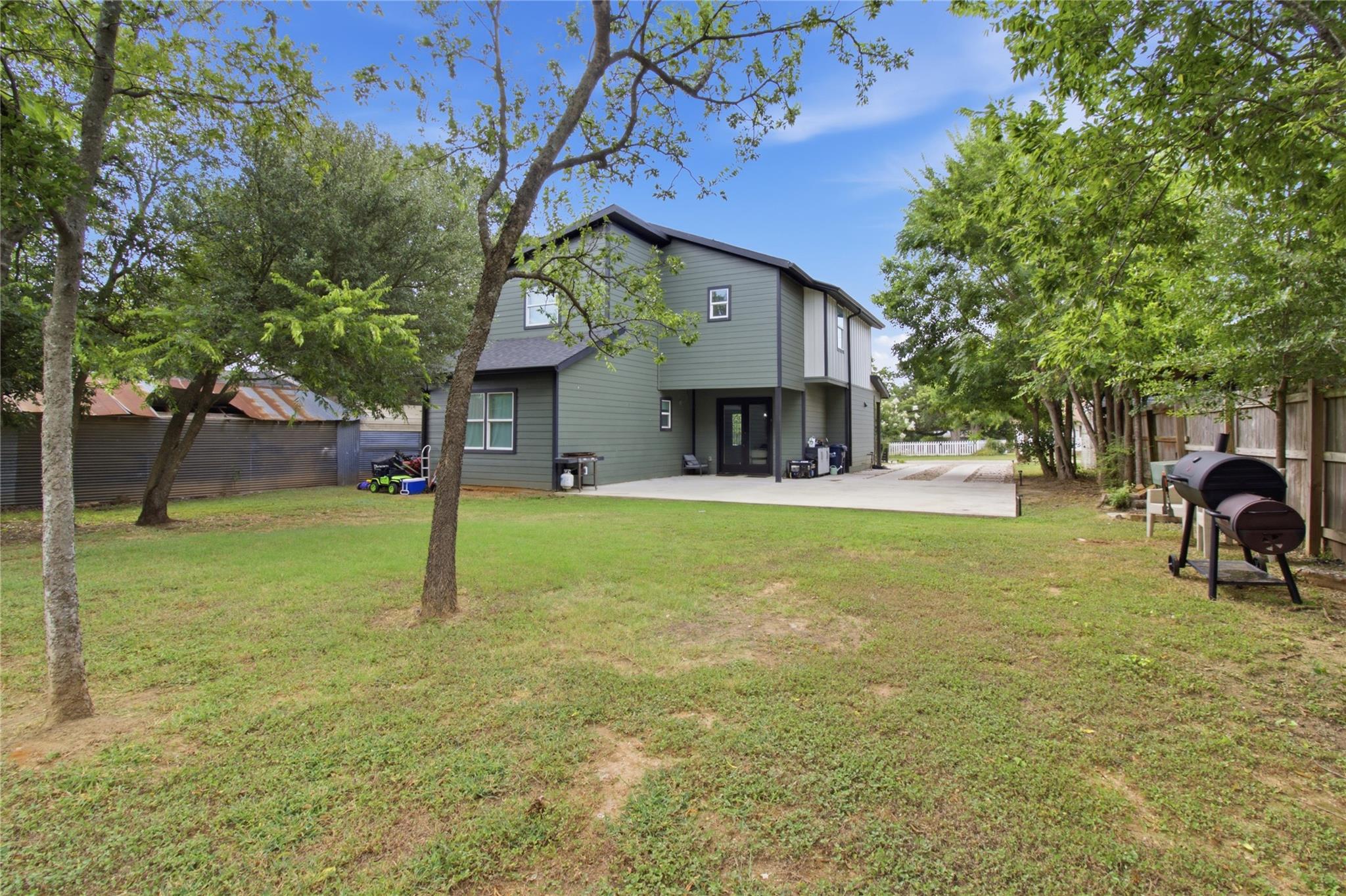 724 Ramsey Ave, Rockdale, TX 76567