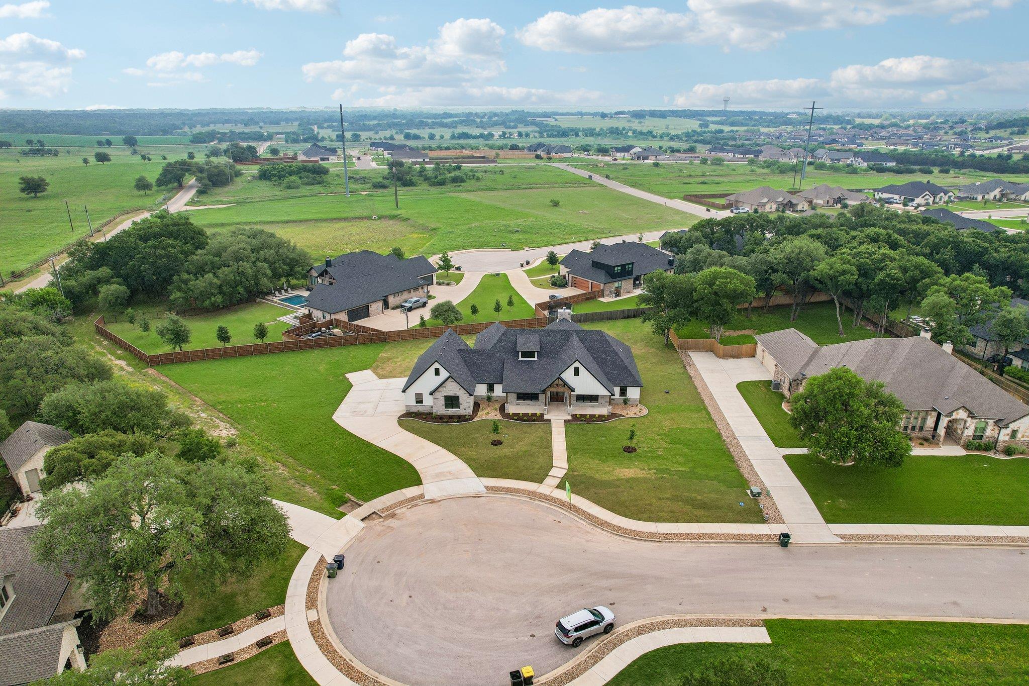 1284 Ambrose DR, Salado, TX 76571