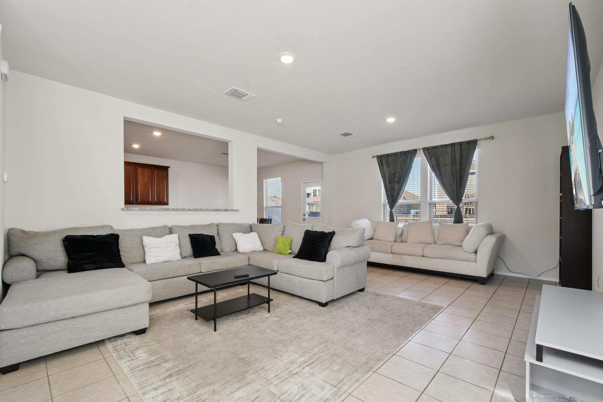 185 Katie Elder DR, Jarrell, TX 76588