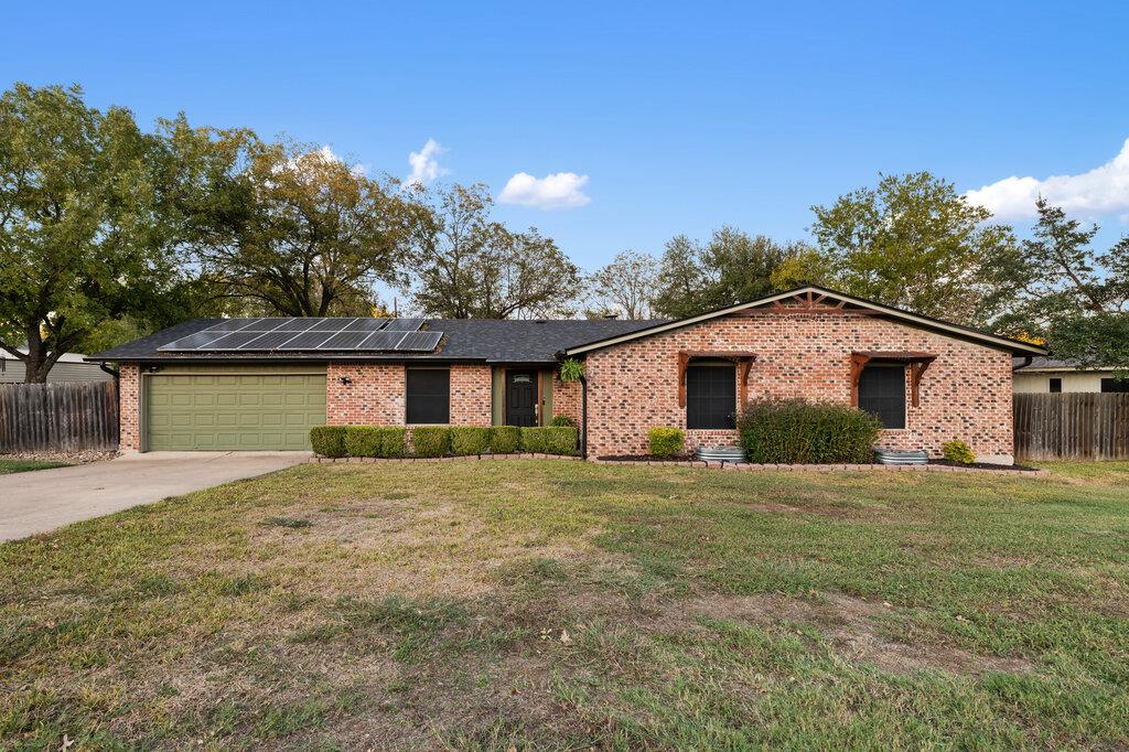 1802 Bumblebee DR, Pflugerville, TX 78660