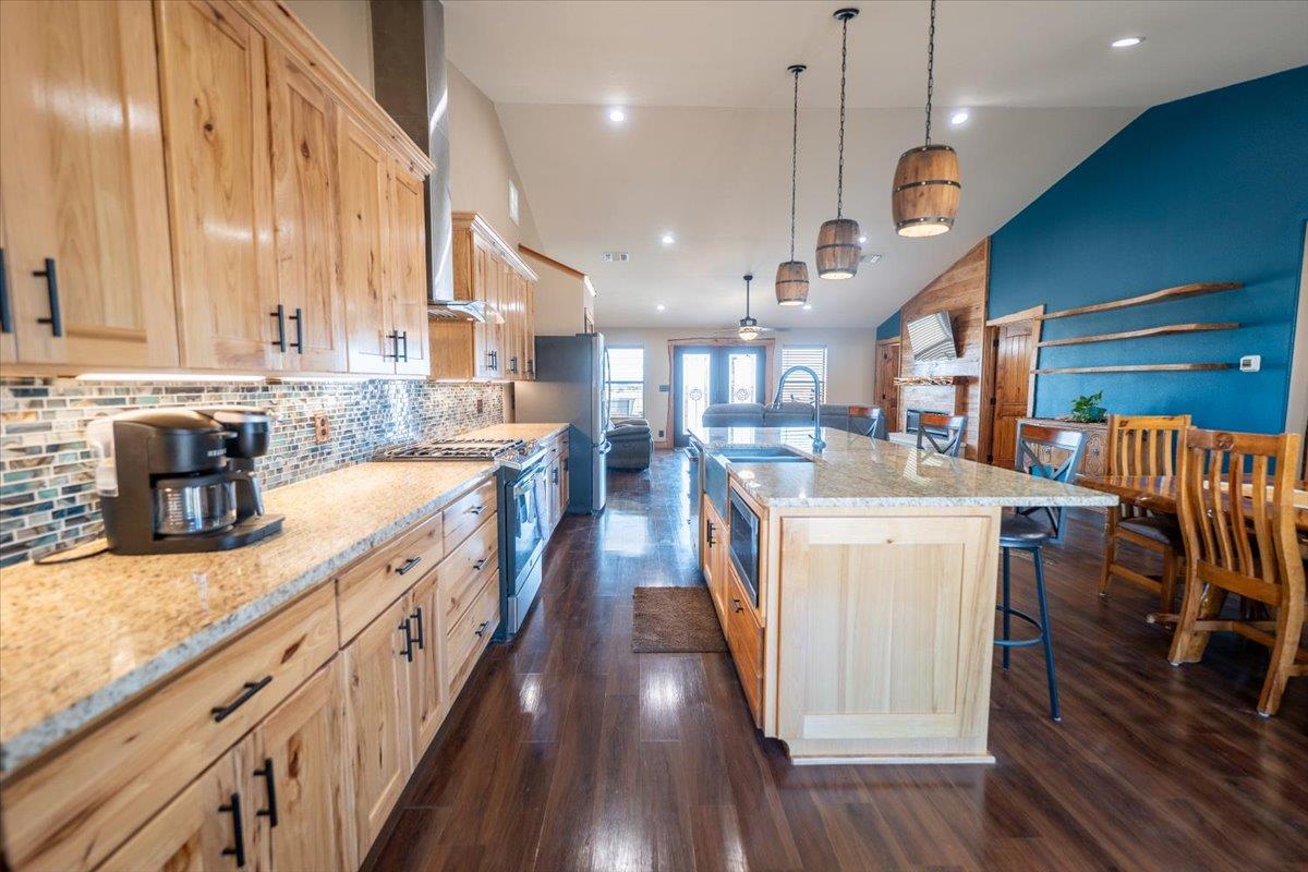 1825 Savanna Ridge Ranch RD, Lometa, TX 76853