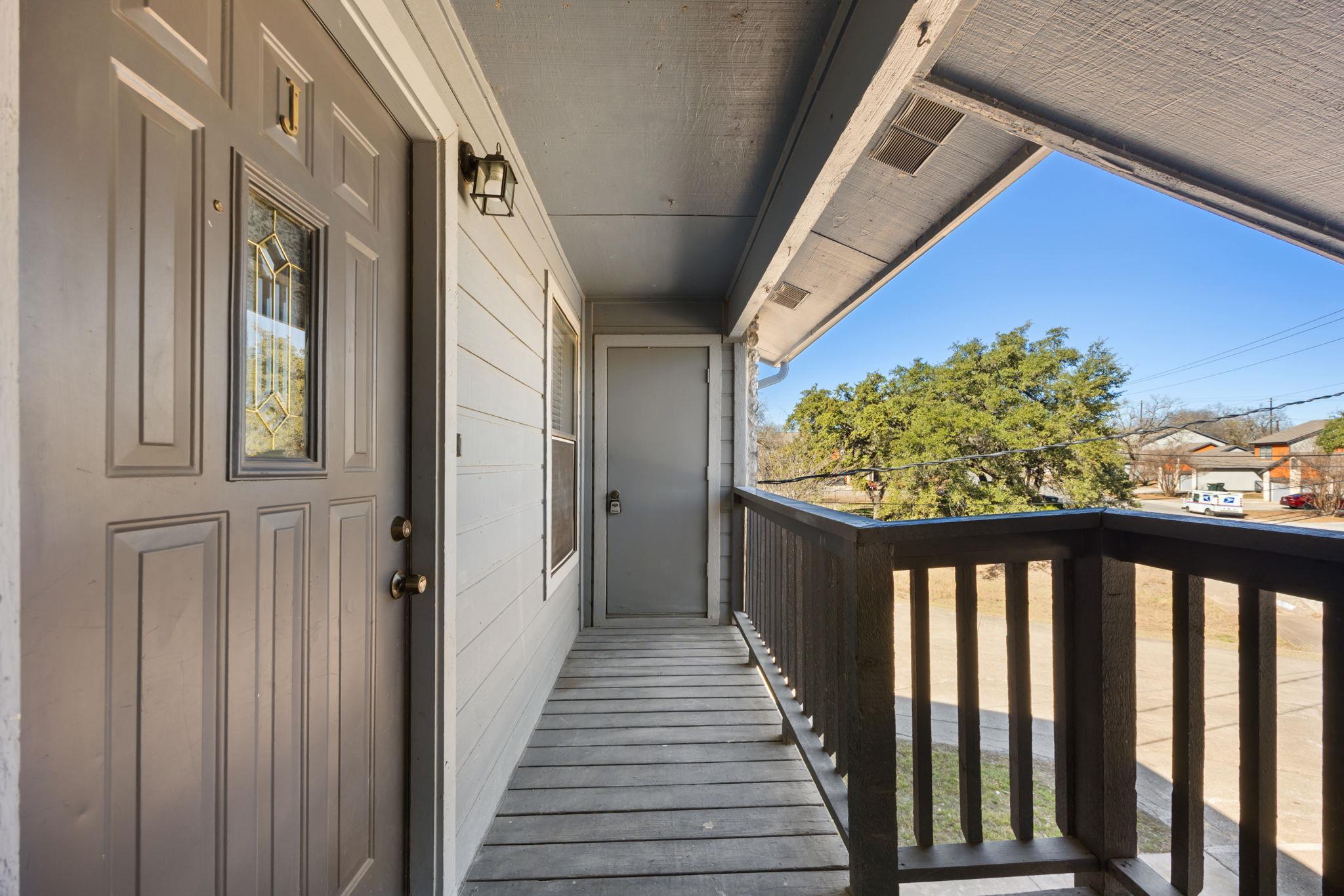 3012 Whisper Oaks LN #J, Georgetown, TX 78628