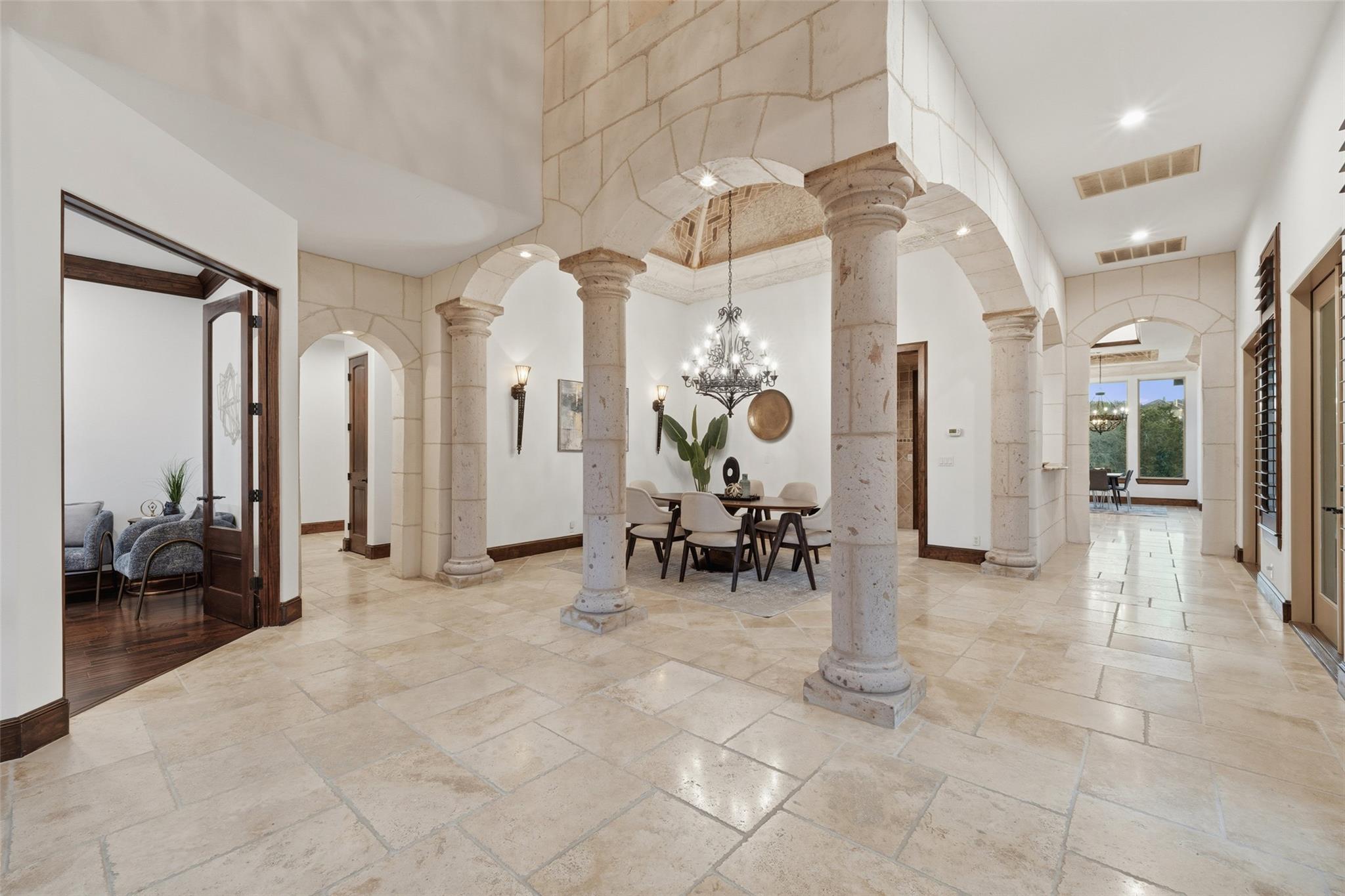 504 Black Wolf Rn, Lakeway, TX 78738
