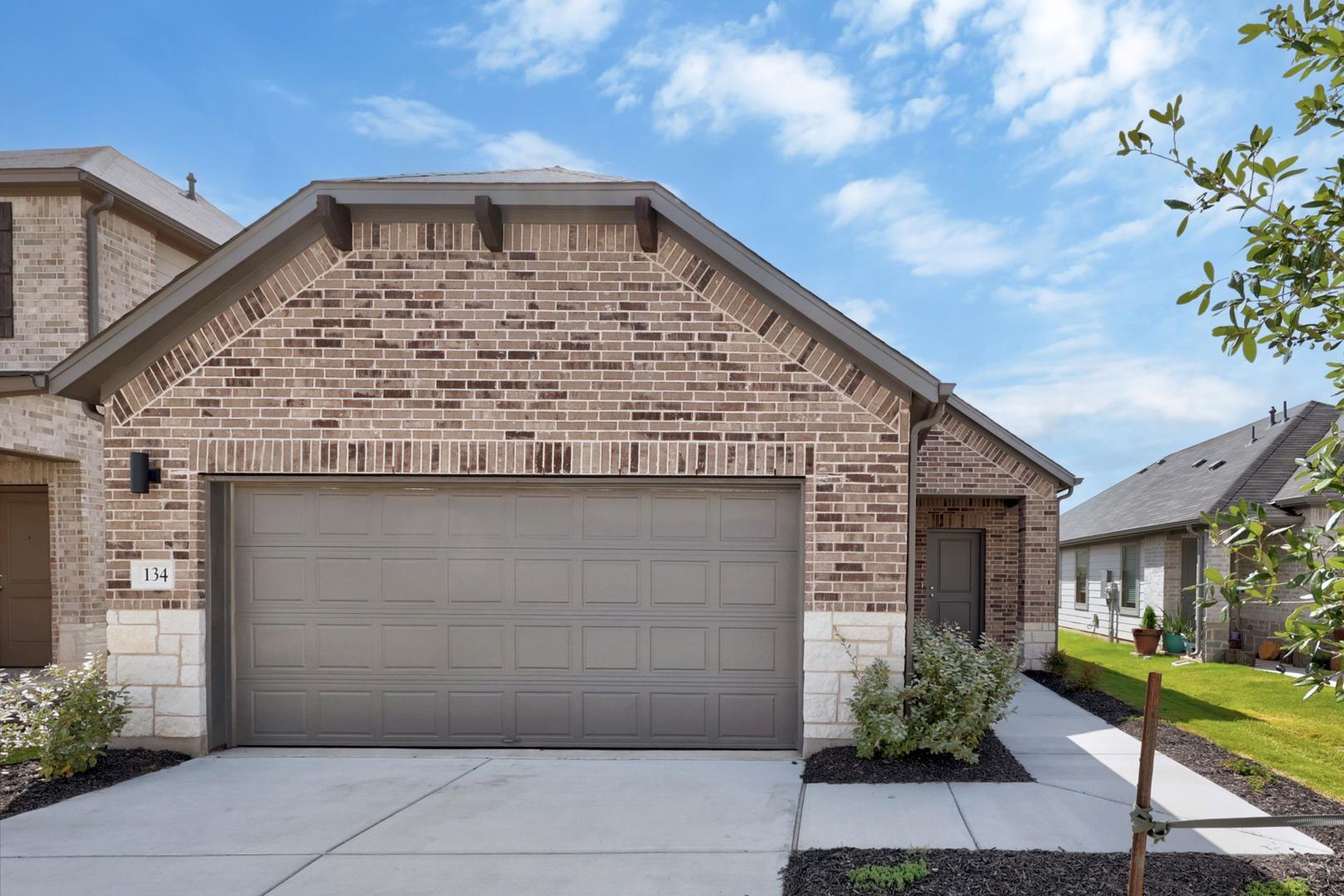 134 Tolo DR, Elgin, TX 78621