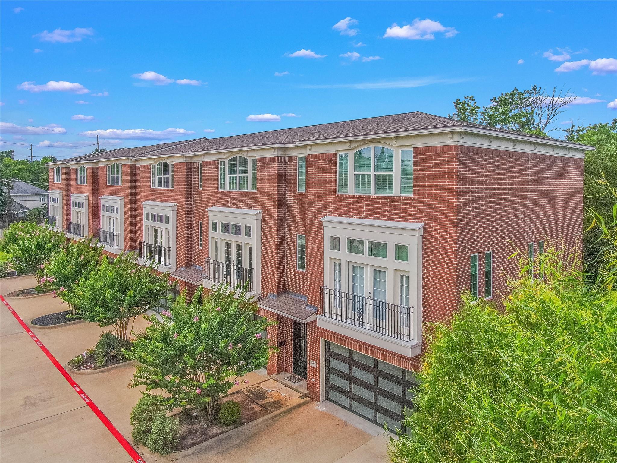 206 Tarrow ST, College Station, TX 77840