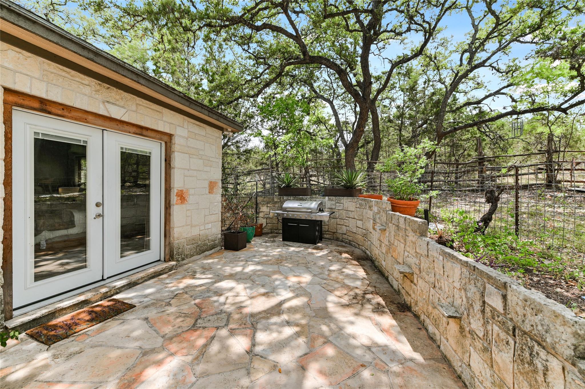 106 Masonic Lodge RD, Wimberley, TX 78676