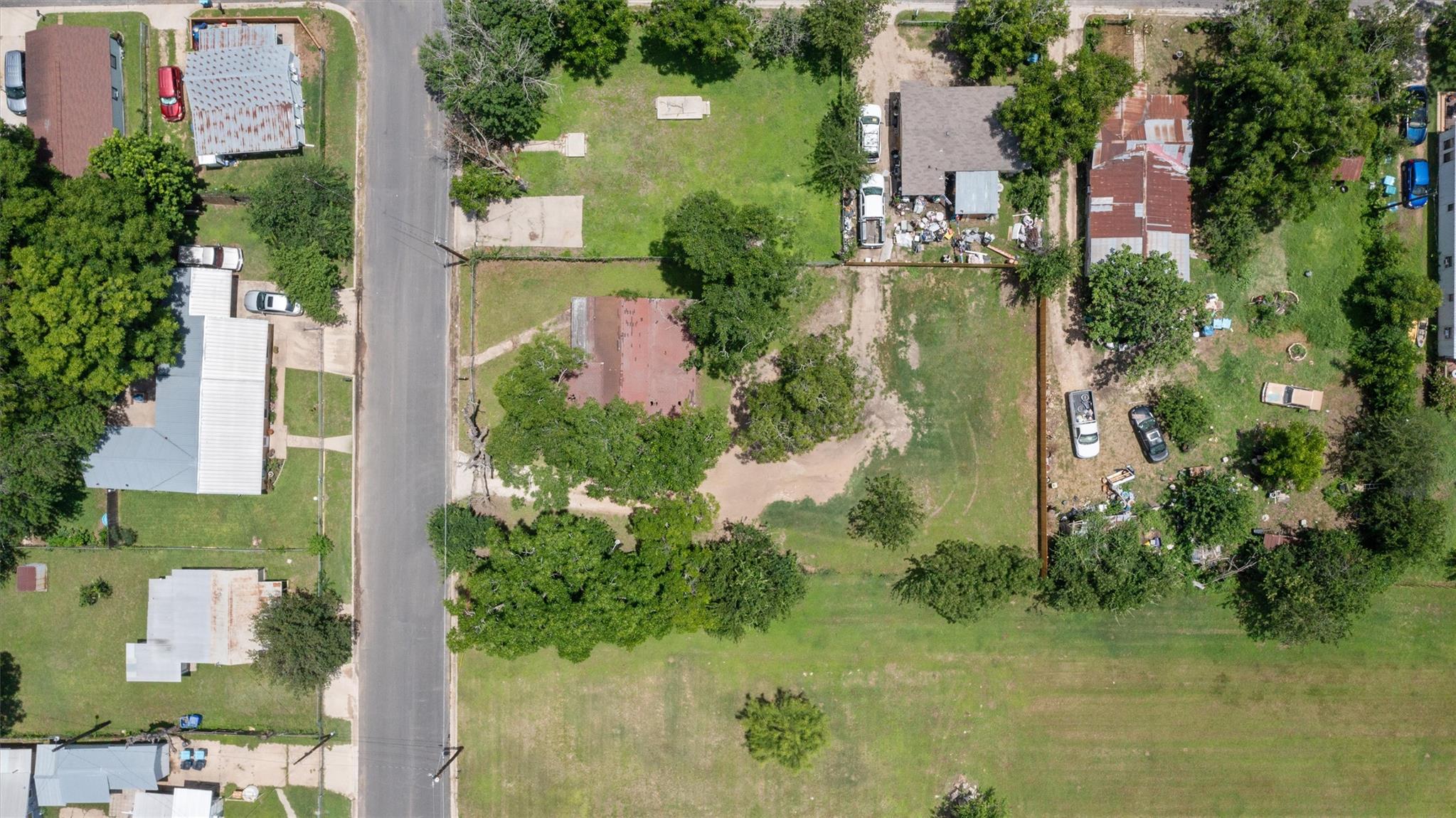 503 W Alamo ST, Elgin, TX 78621