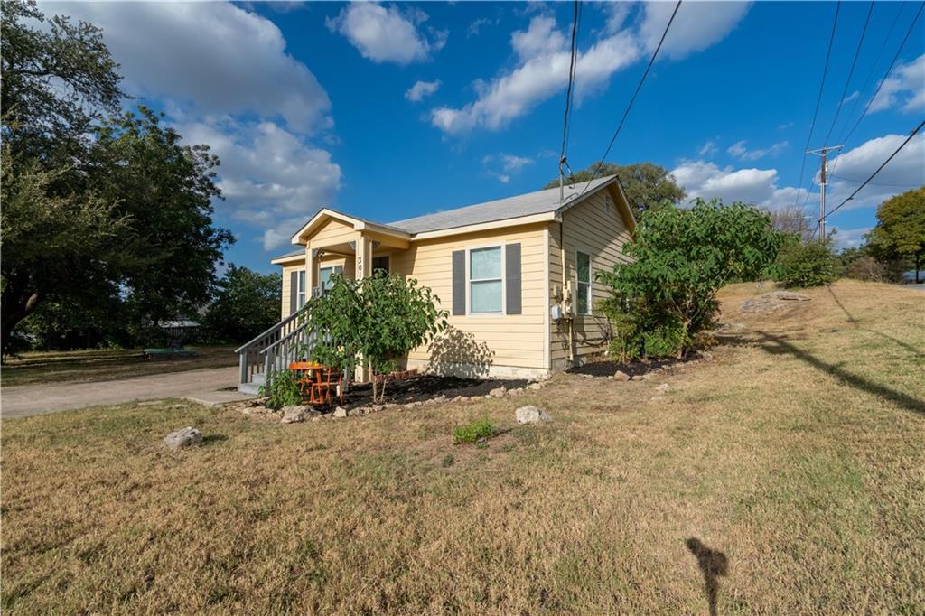 301 N Lewis ST, Round Rock, TX 78664