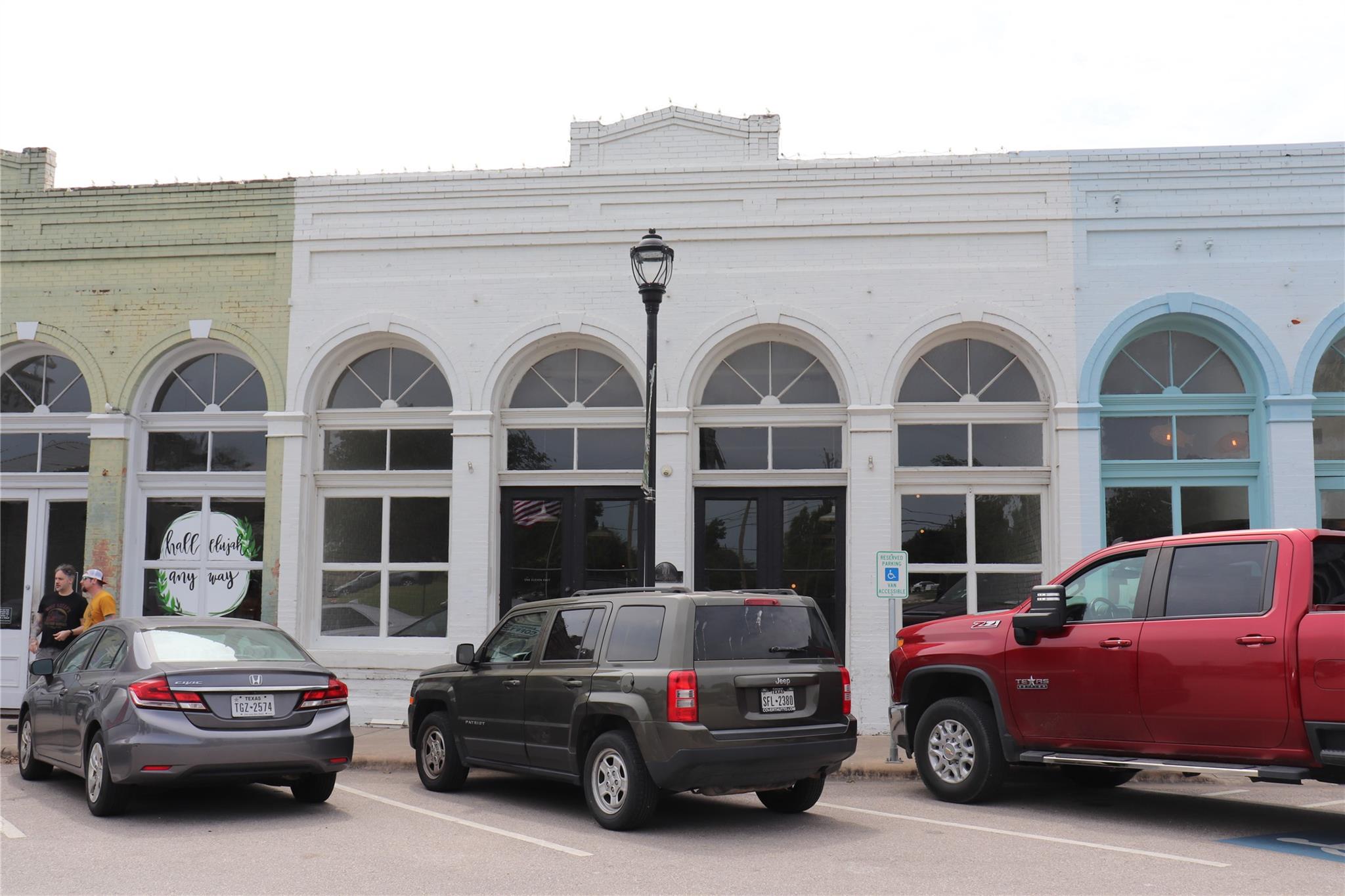 111 East ST, Hutto, TX 78634
