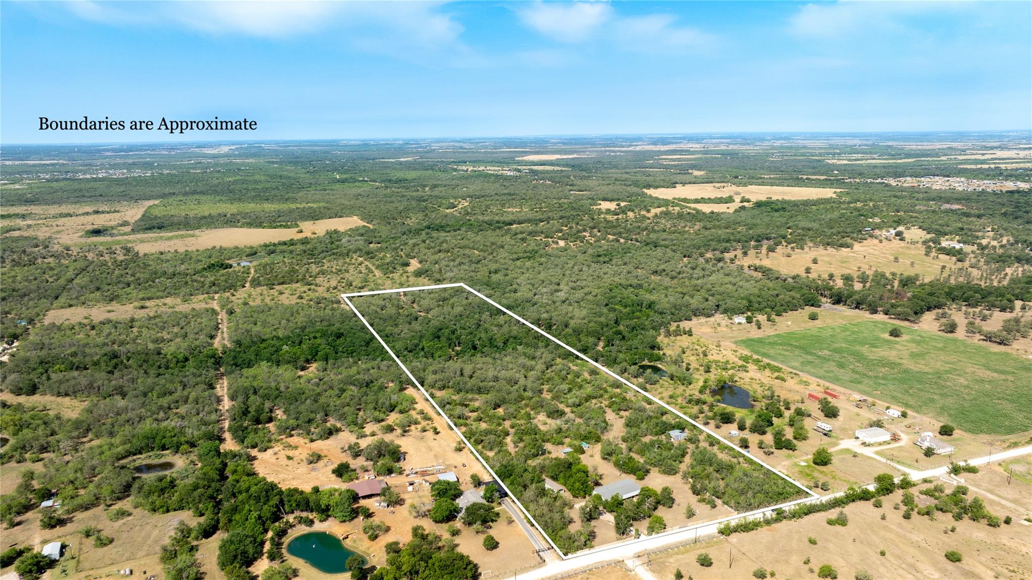 1400 Seminole TRL, Dale, TX 78616