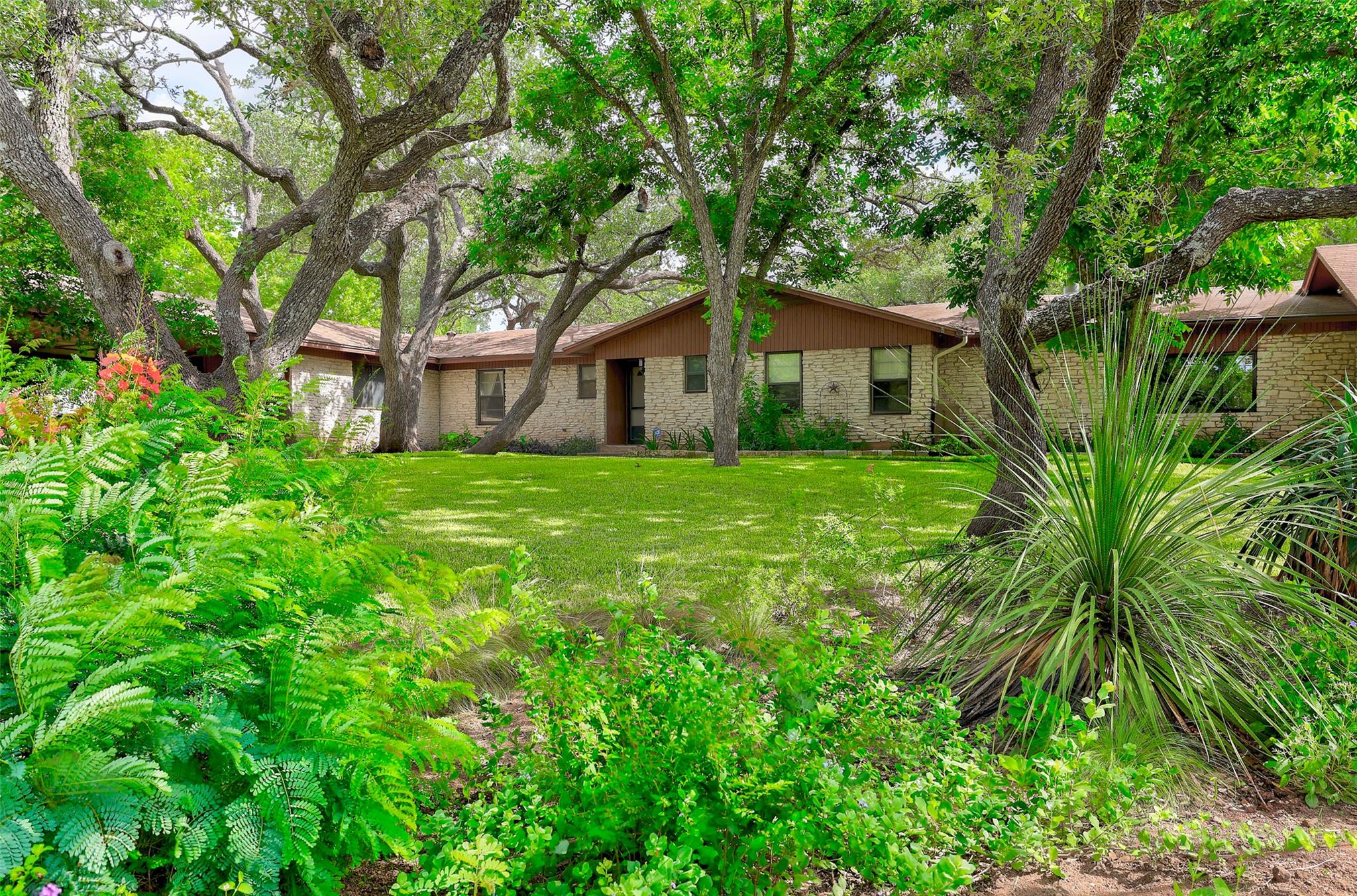 8606 Thunderbird RD #A & B, Austin, TX 78736