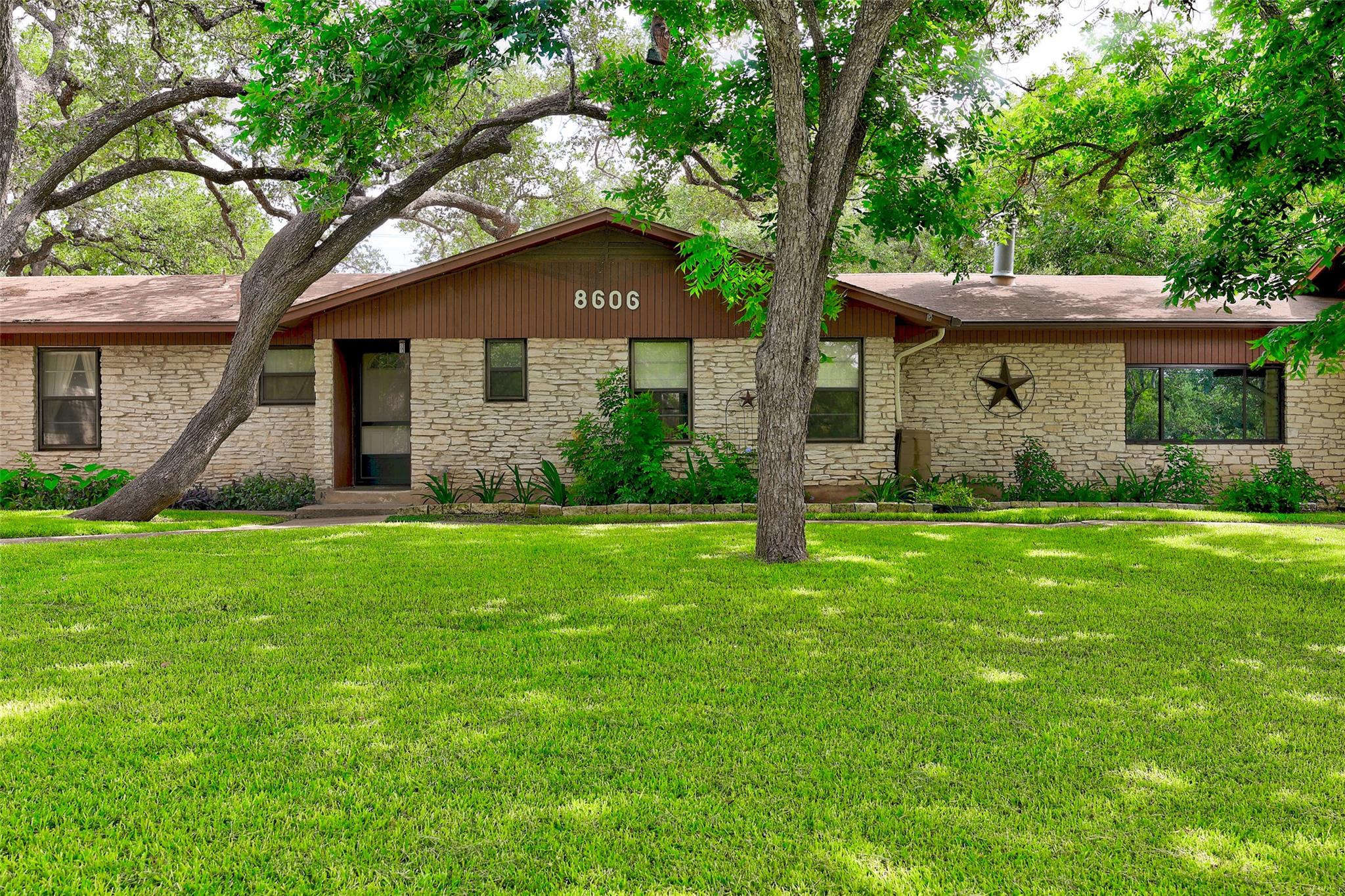 8606 Thunderbird RD #A & B, Austin, TX 78736