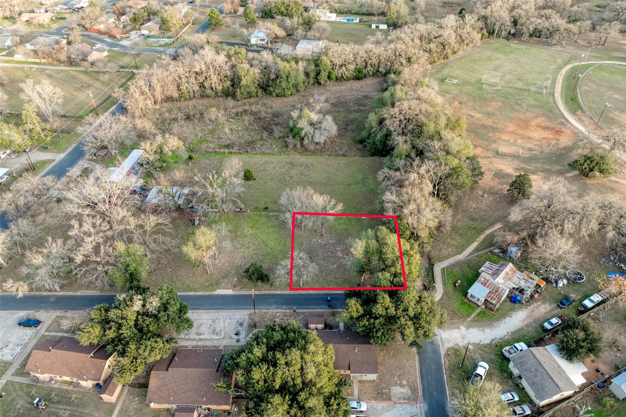 Lot 4 E Alamo ST, Elgin, TX 78621