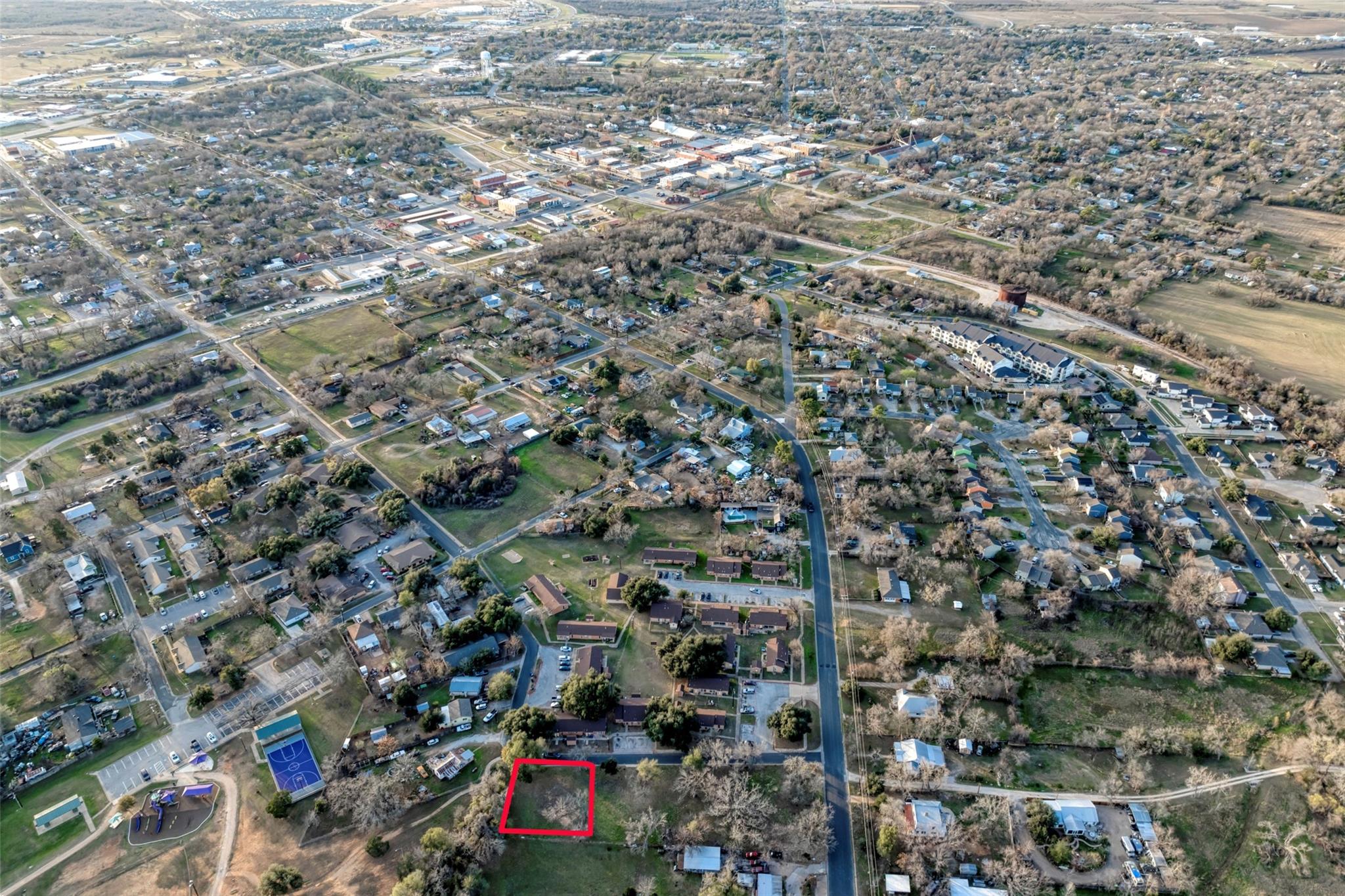Lot 4 E Alamo ST, Elgin, TX 78621