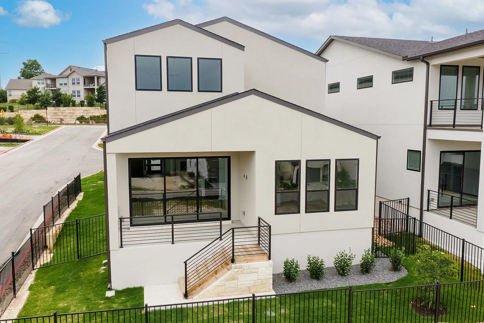 112 Pennybacker LN, Lakeway, TX 78738