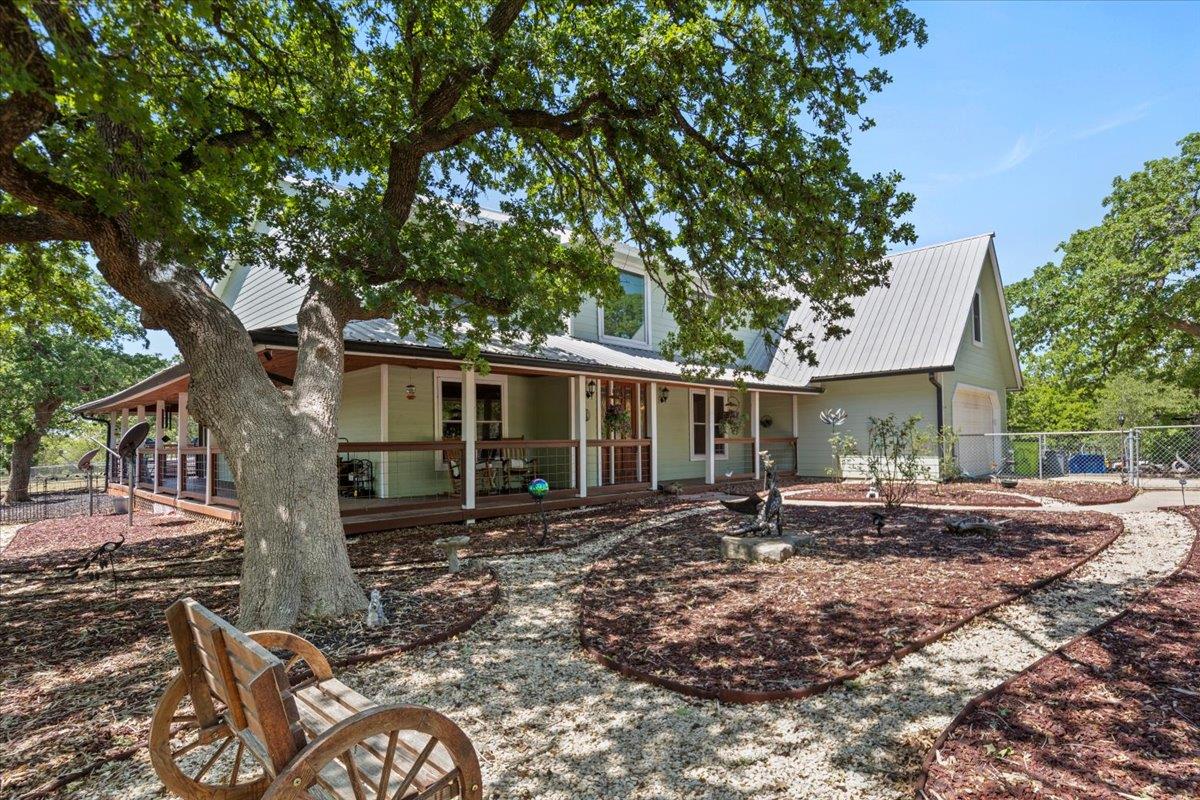 550 League Line RD, Smithville, TX 78957