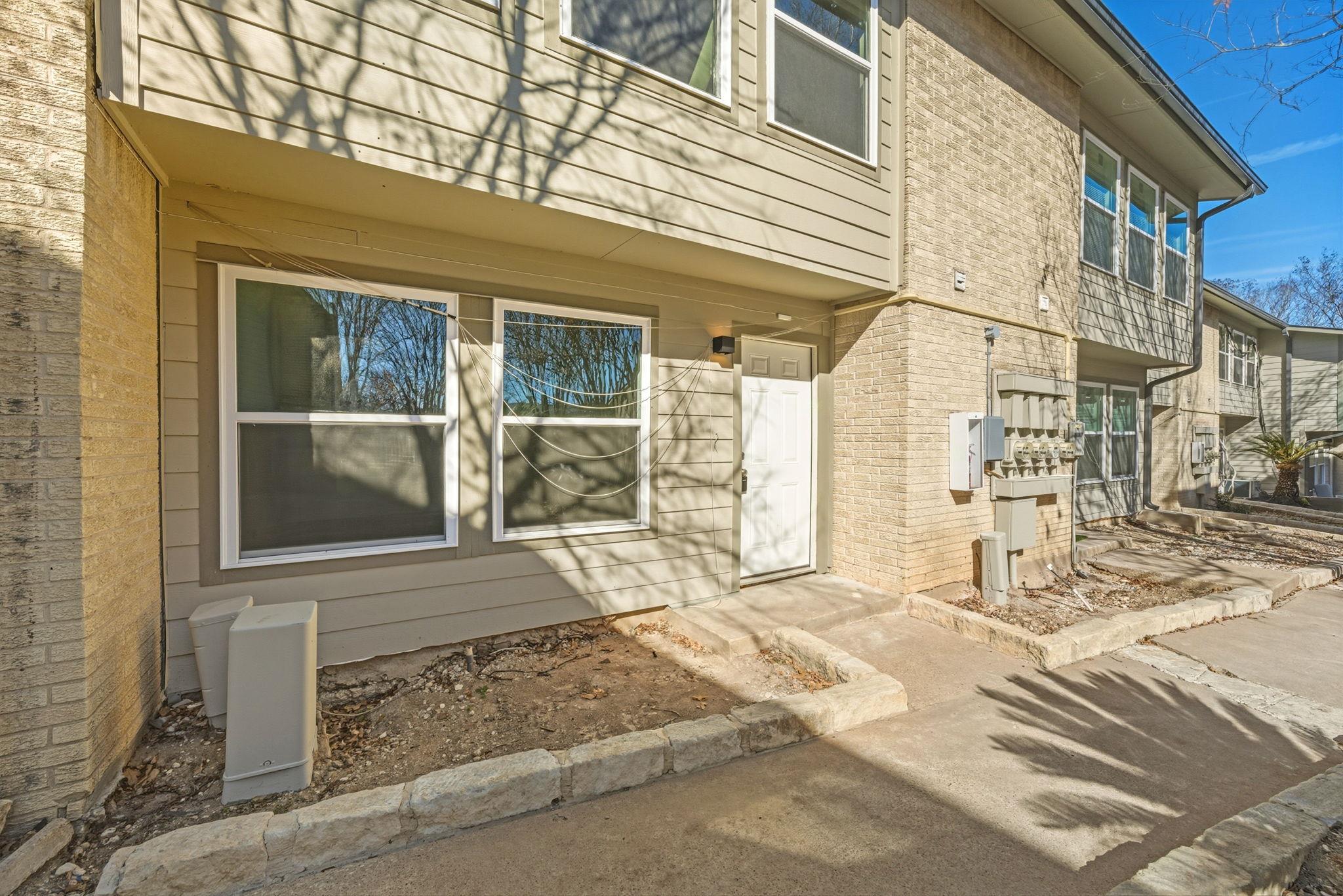 2124 Burton DR #125, Austin, TX 78741