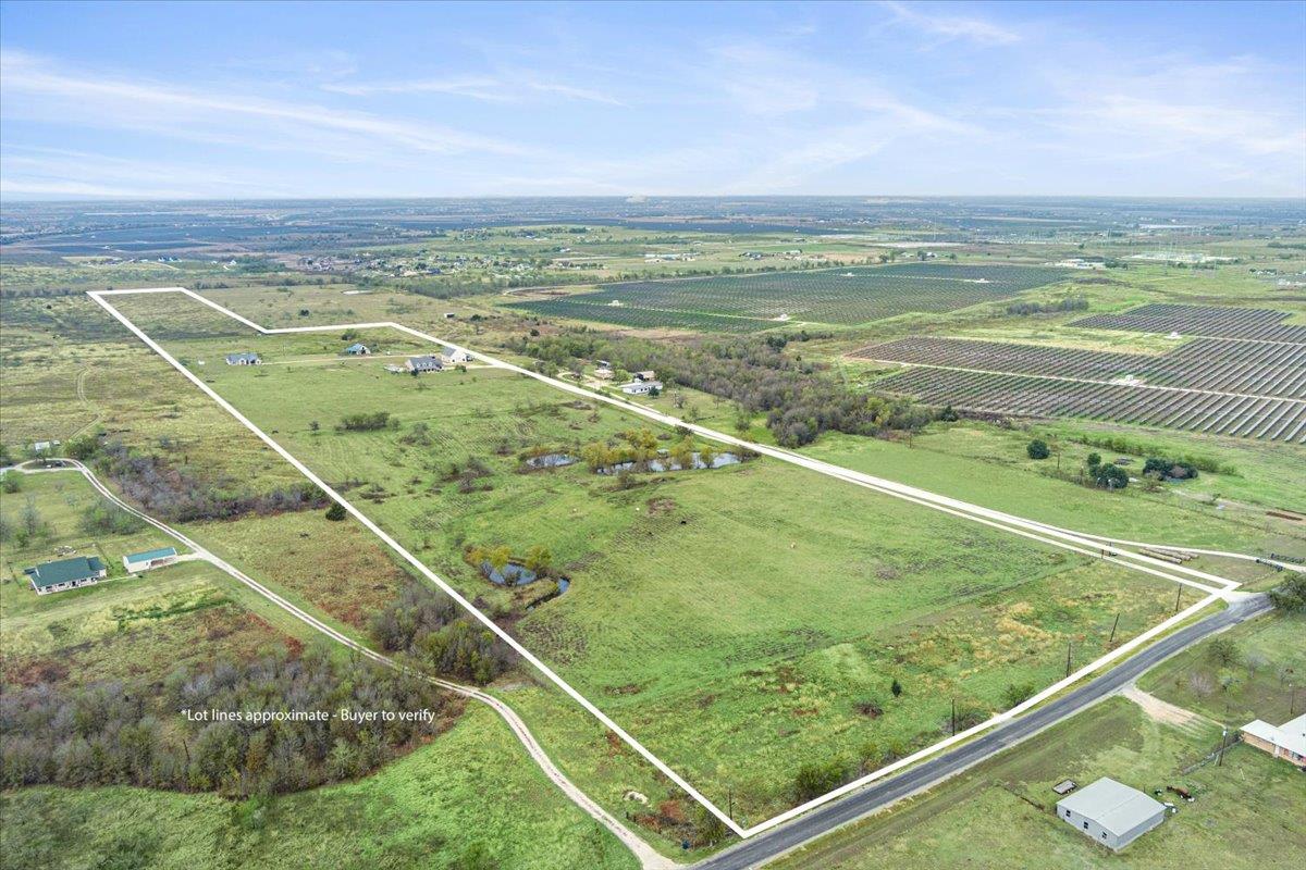 8600 Five Wells RD, Rogers, TX 76569