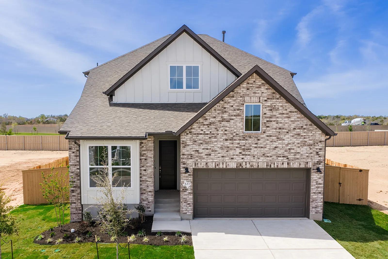 127 Silverbell LN, Bastrop, TX 78602