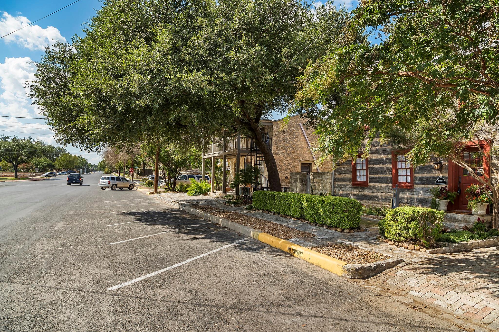 104 Austin ST #B, Fredericksburg, TX 78624