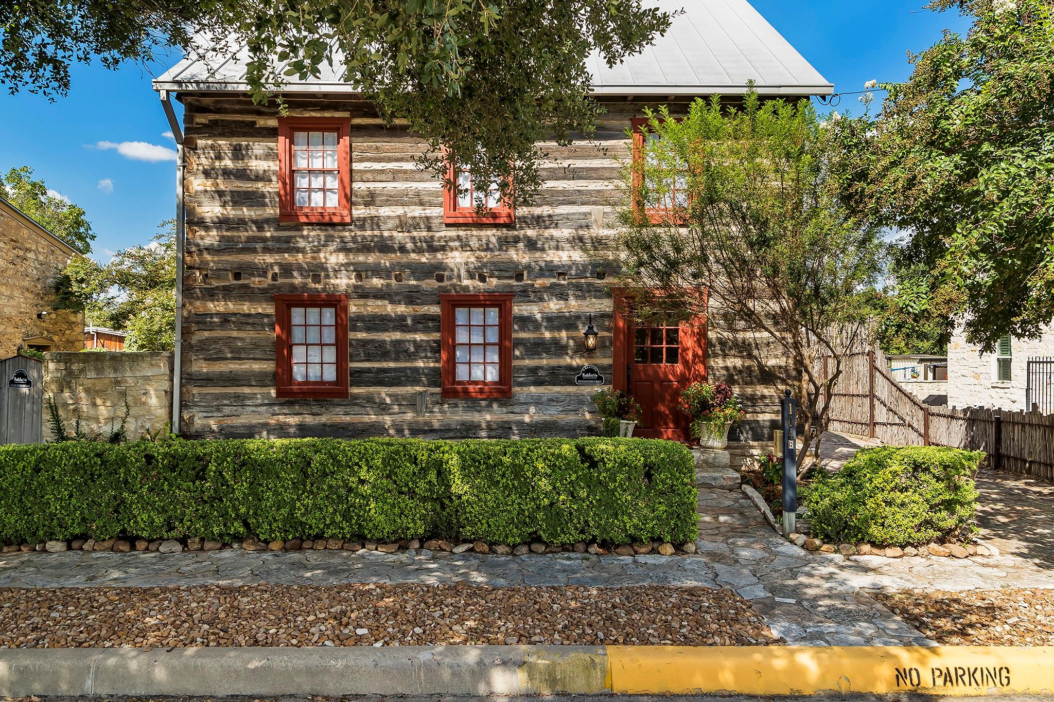 104 Austin ST #B, Fredericksburg, TX 78624