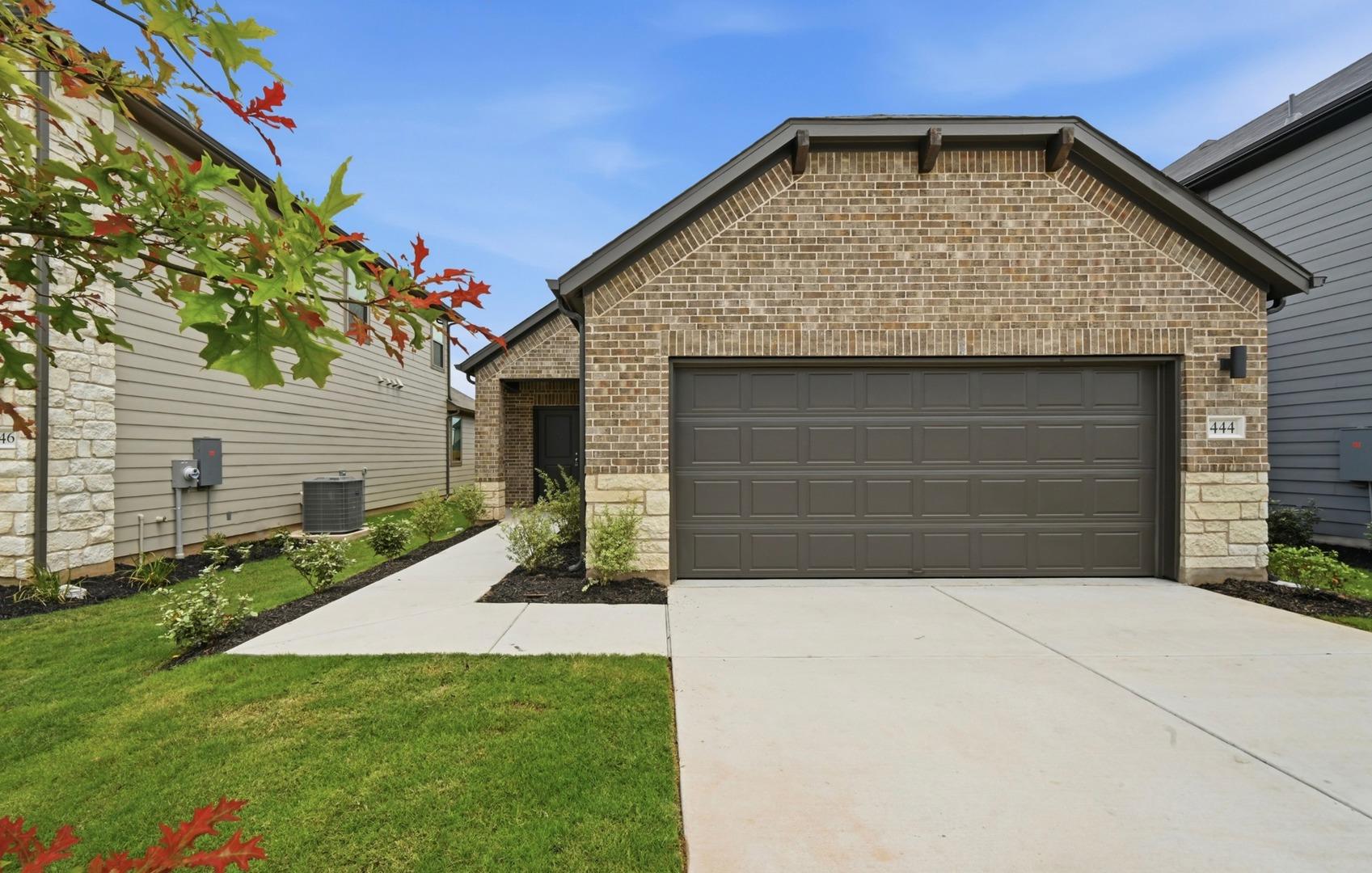 444 Lucky Ave, Elgin, TX 78621